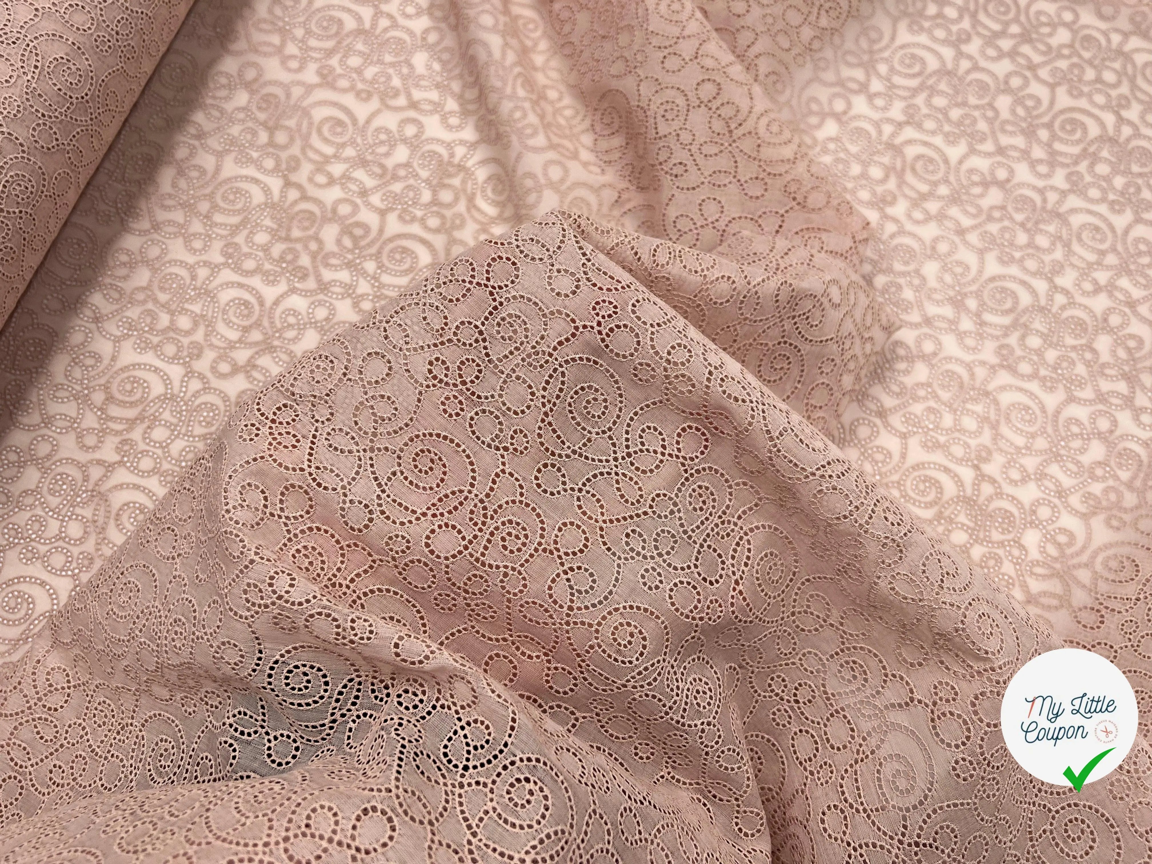 BRODERIE ROSACES SUR VOILE DE COTON SAUMON - My Little Coupon - tissu - coudre