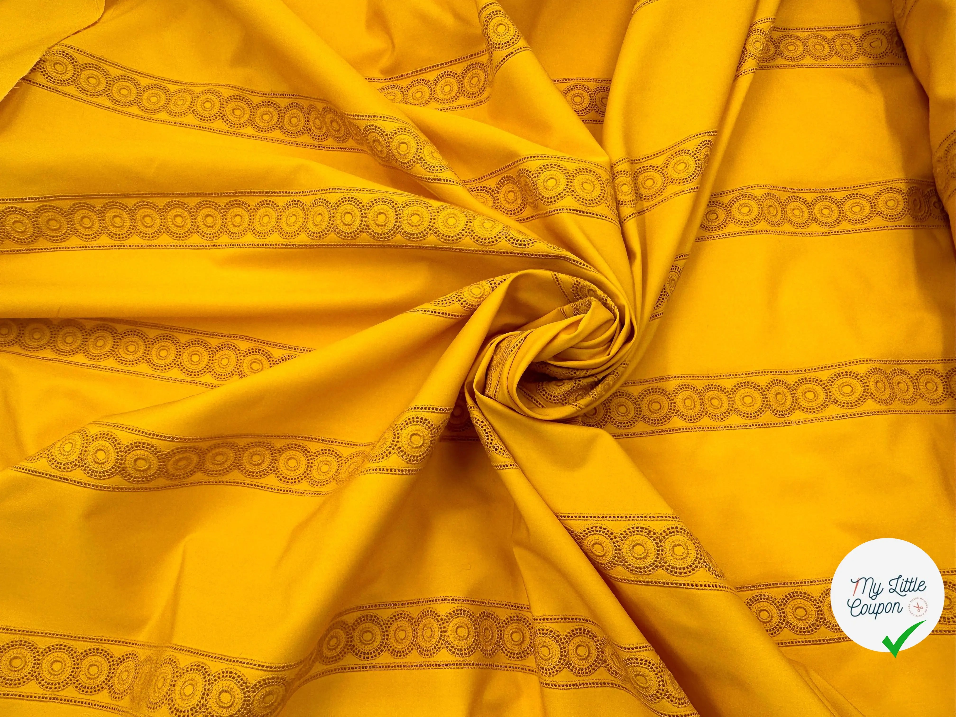 BRODERIE SUR POPELINE JAUNE ROSACES STRIPES - My Little Coupon - tissu - coudre
