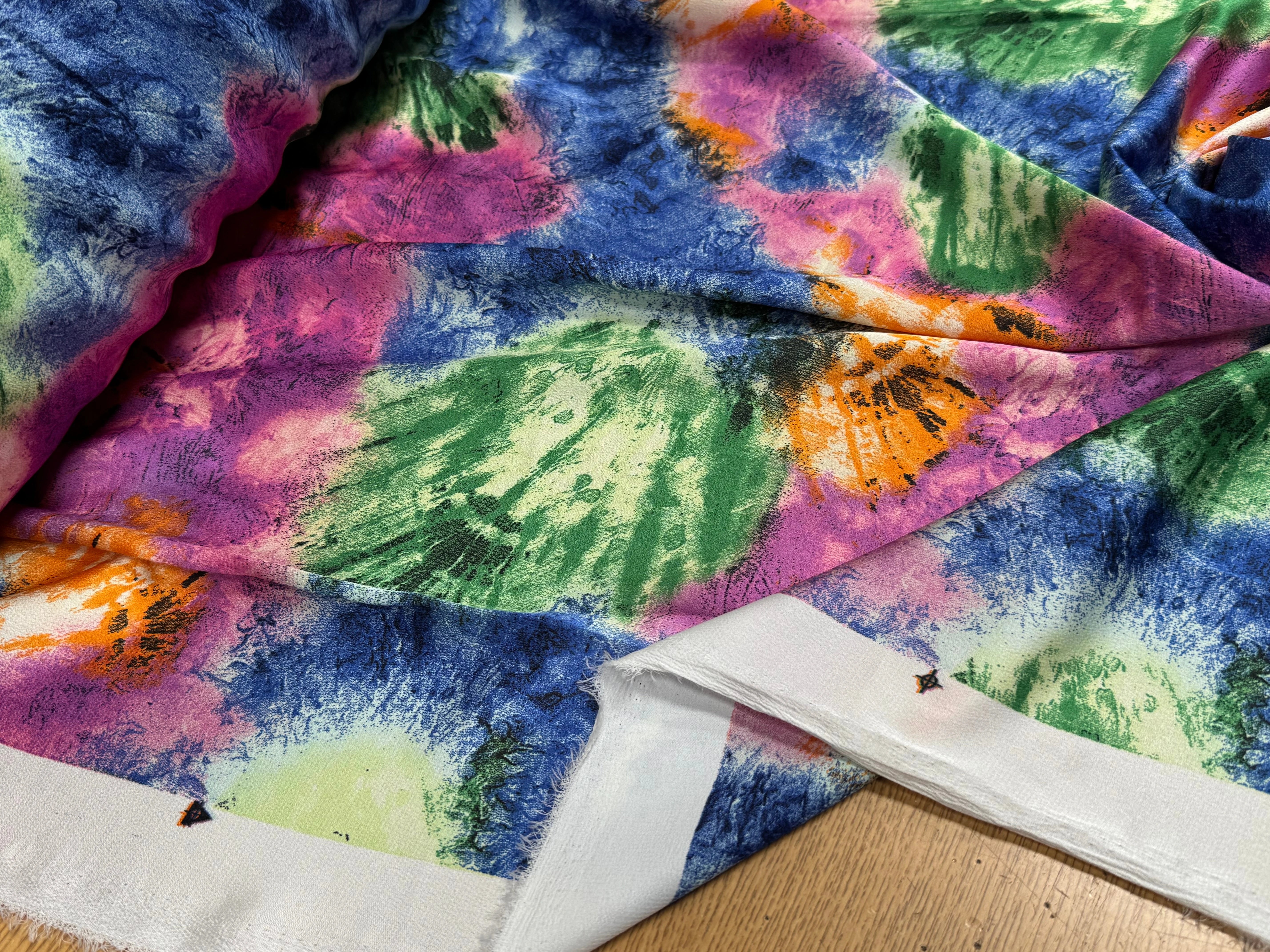 BUBBLE SATIN PRINTED TIE AND DYE - My Little Coupon