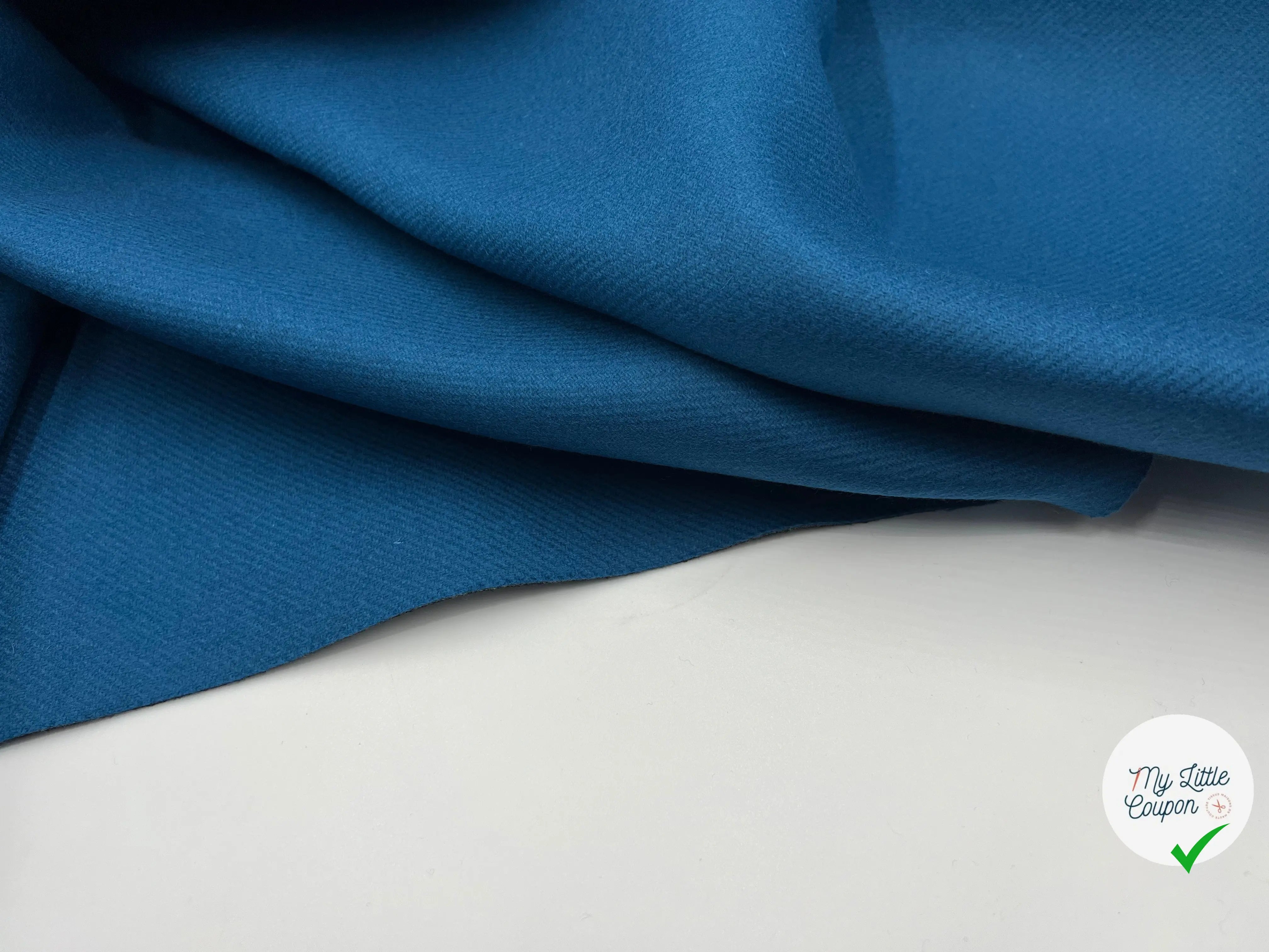 CABAN STRIÉ BLEU VERT CONTRECOLLÉ JERSEY NOIR - My Little Coupon - tissu - coudre
