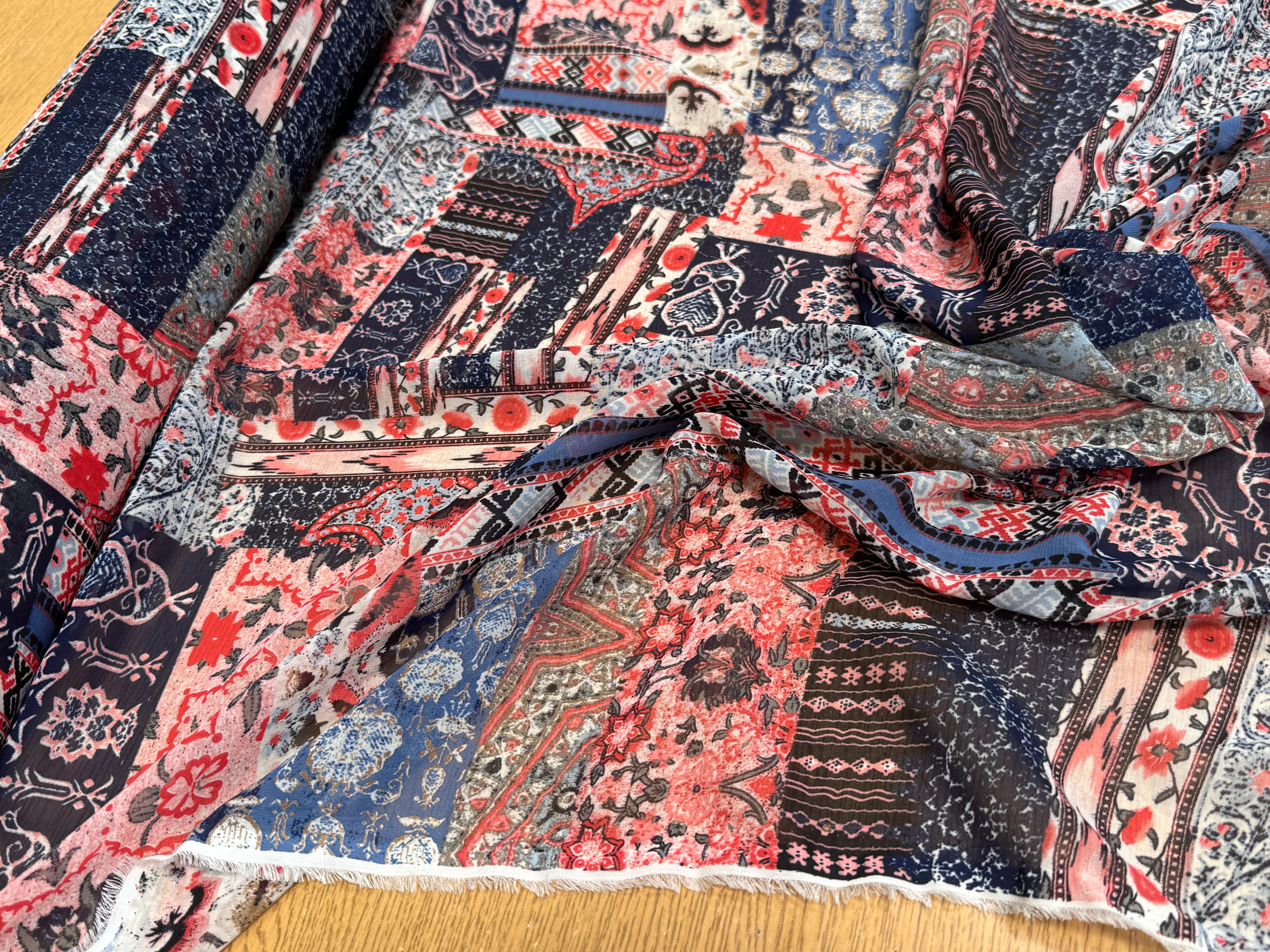 CHIFFON PRINTED LONDON BRICK MULTICOLORES - My Little Coupon