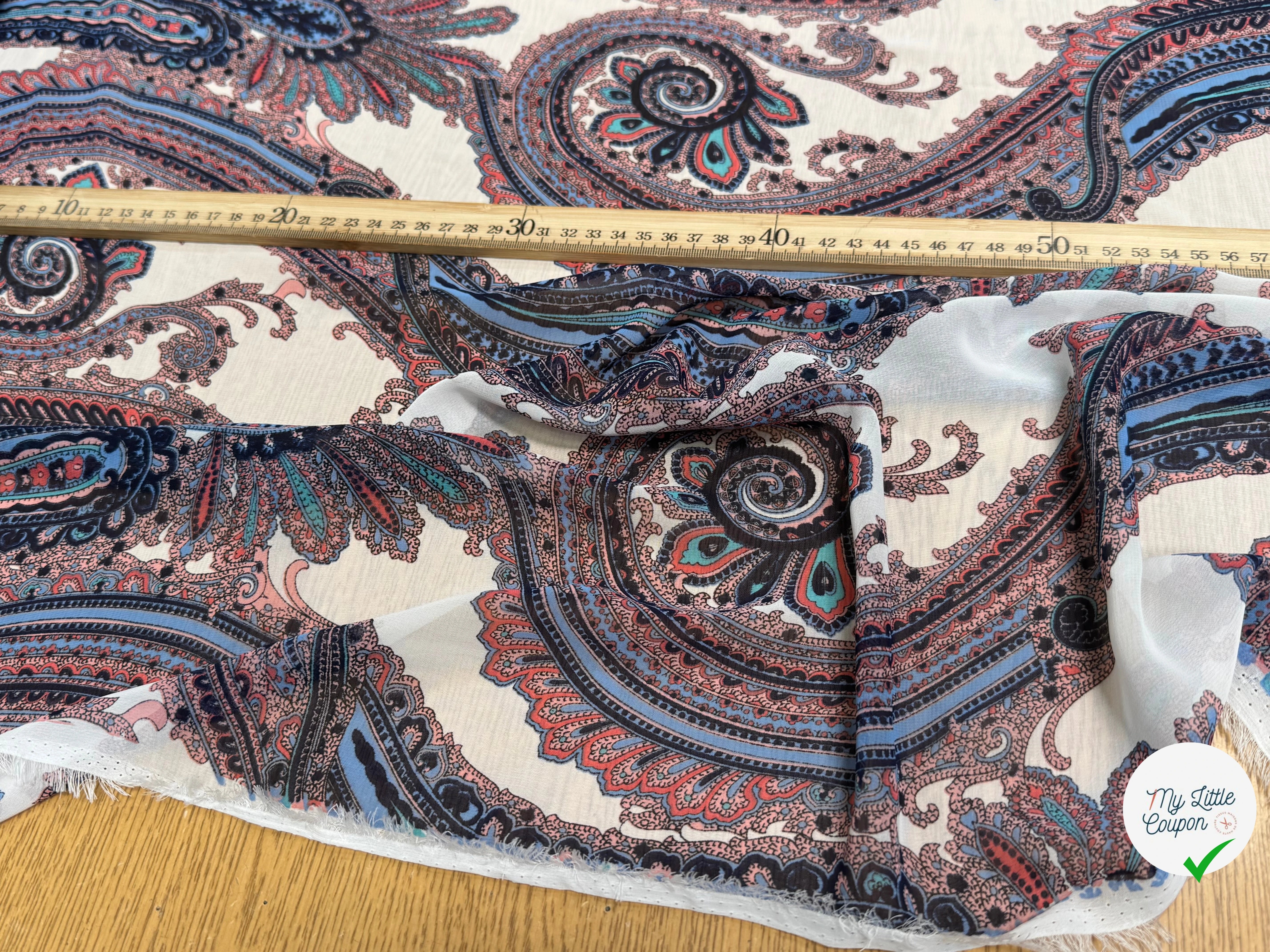 CHIFFON PRINTED MOTIFS ABSTRAITS MULTICOLORES FOND ÉCRU - My Little Coupon