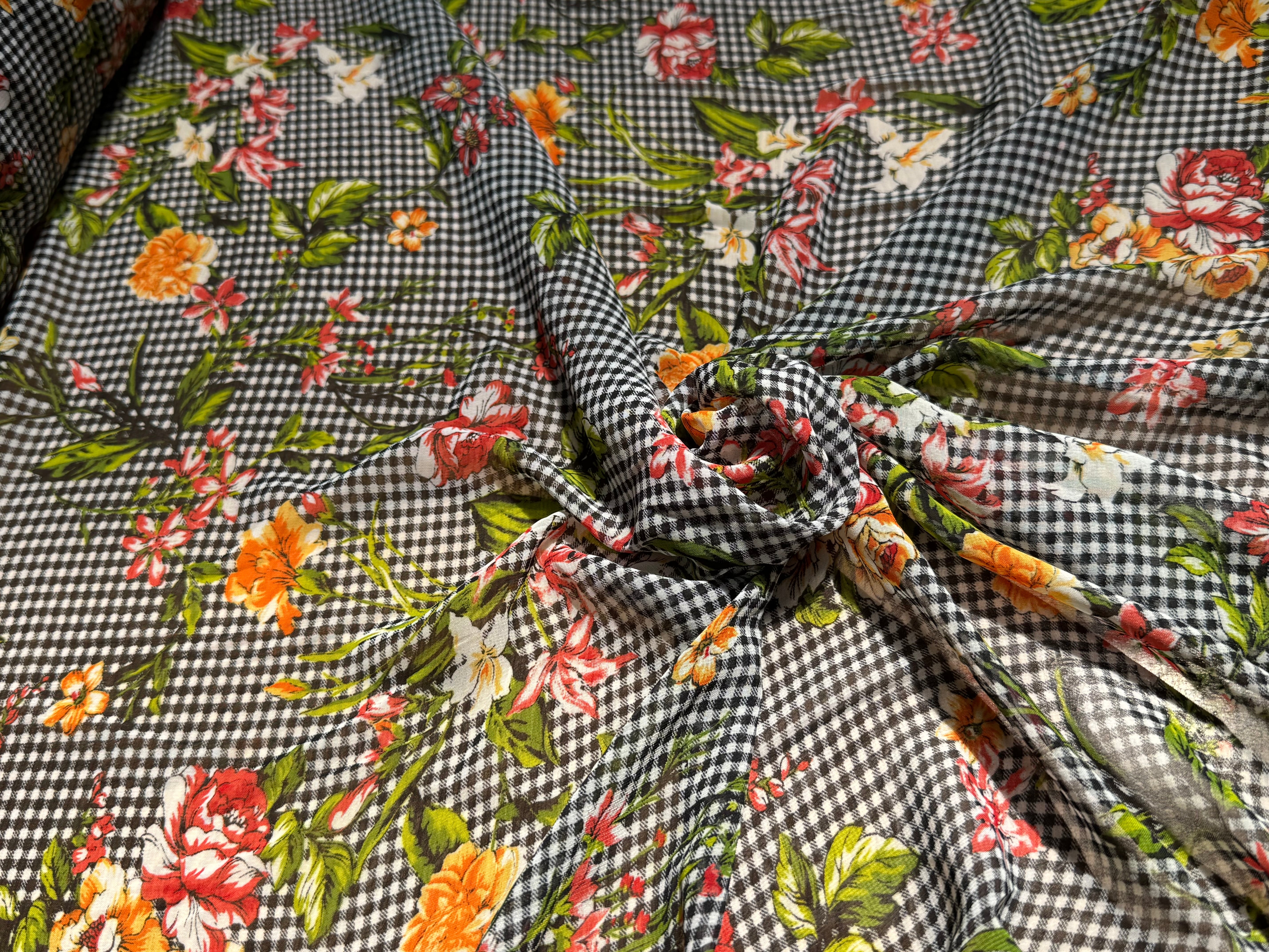 CHIFFON VICHY NOIR FLUIDE GROSSES FLEURS SUPER BEAU - My Little Coupon