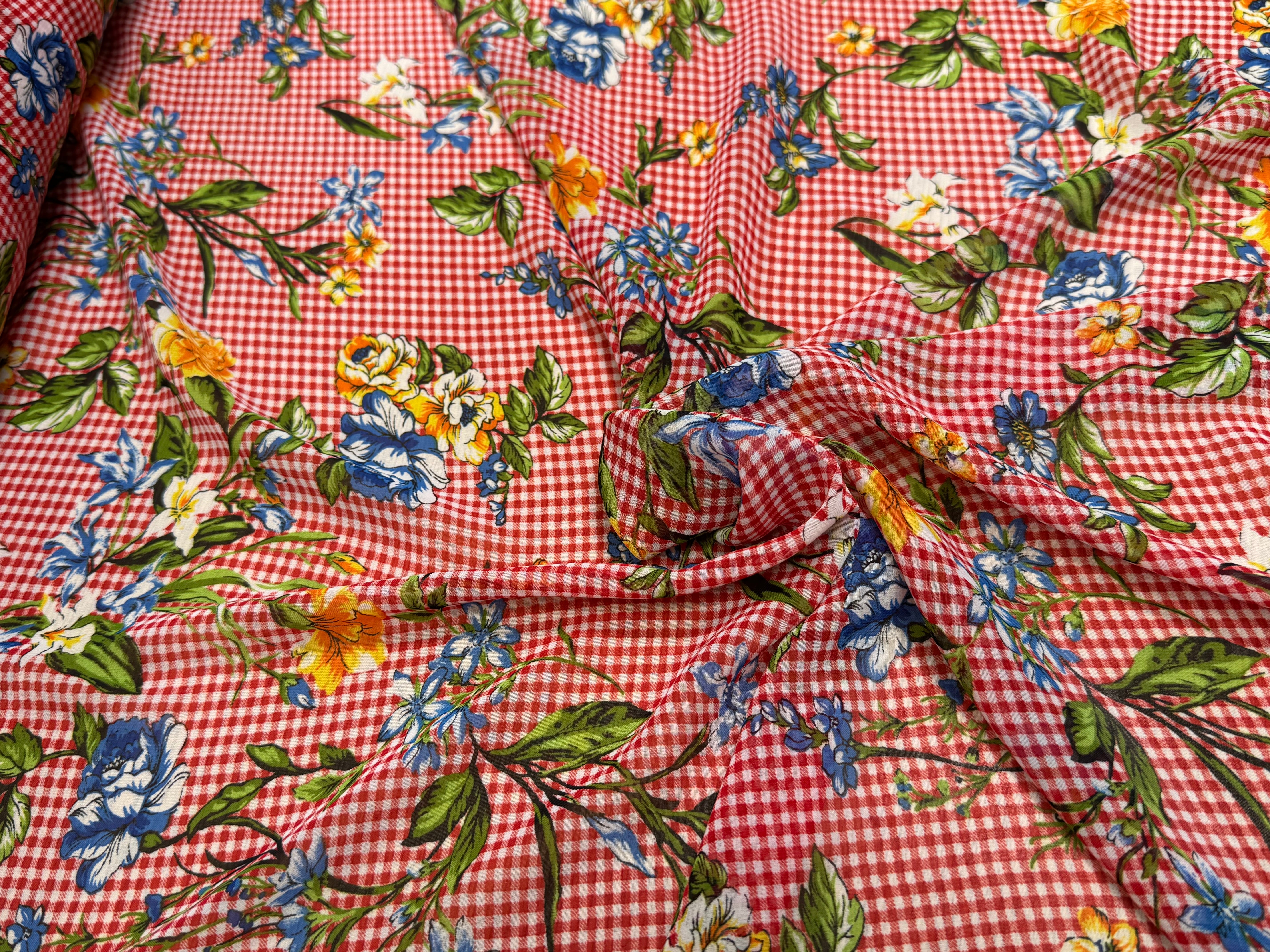 CHIFFON VICHY ROUGE FLUIDE GROSSES FLEURS SUPER BEAU - My Little Coupon