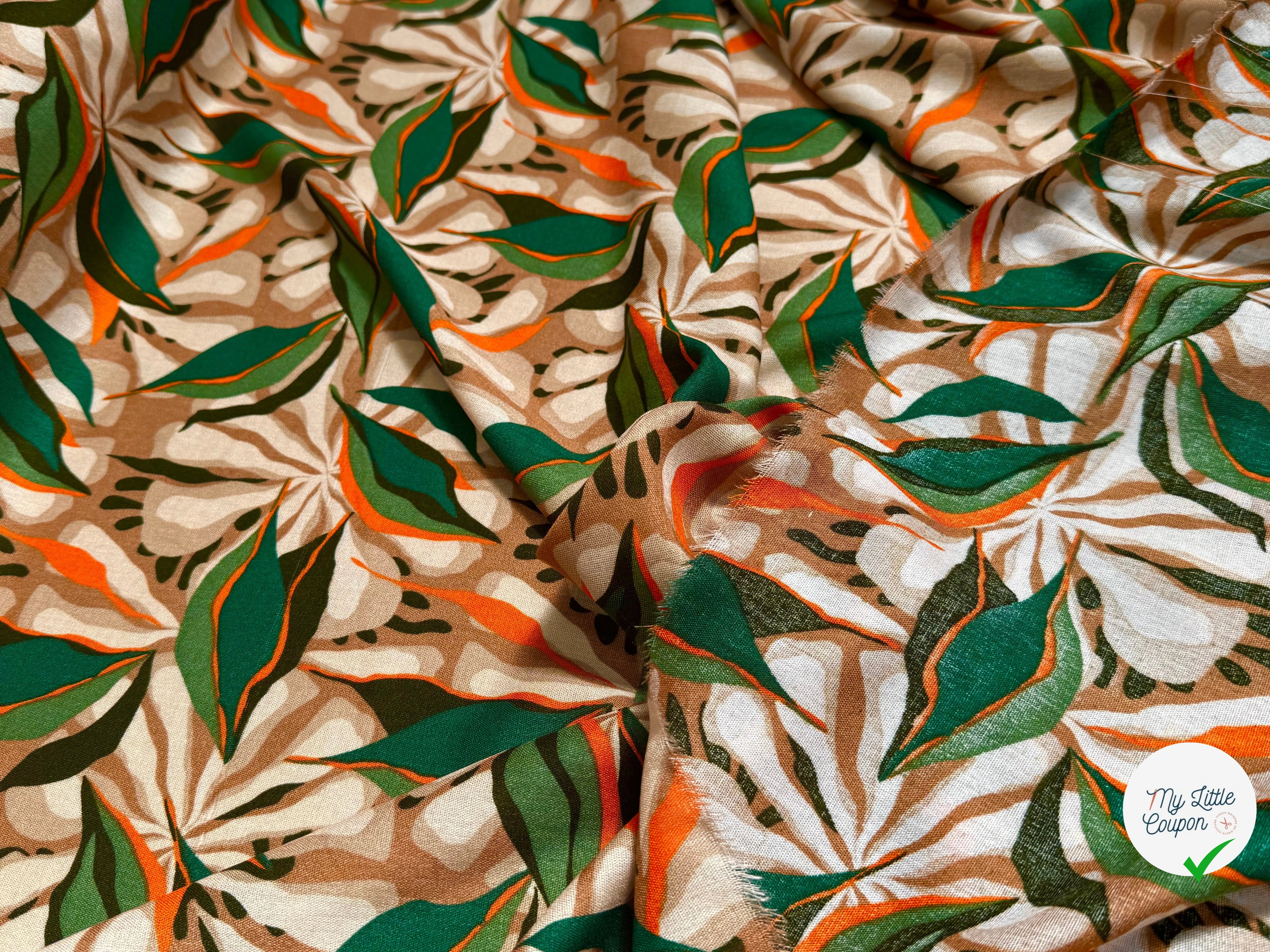 VISCOSE FLUIDE FOND BEIGE MOTIFS FEUILLAGES VERT ORANGE - My Little Coupon