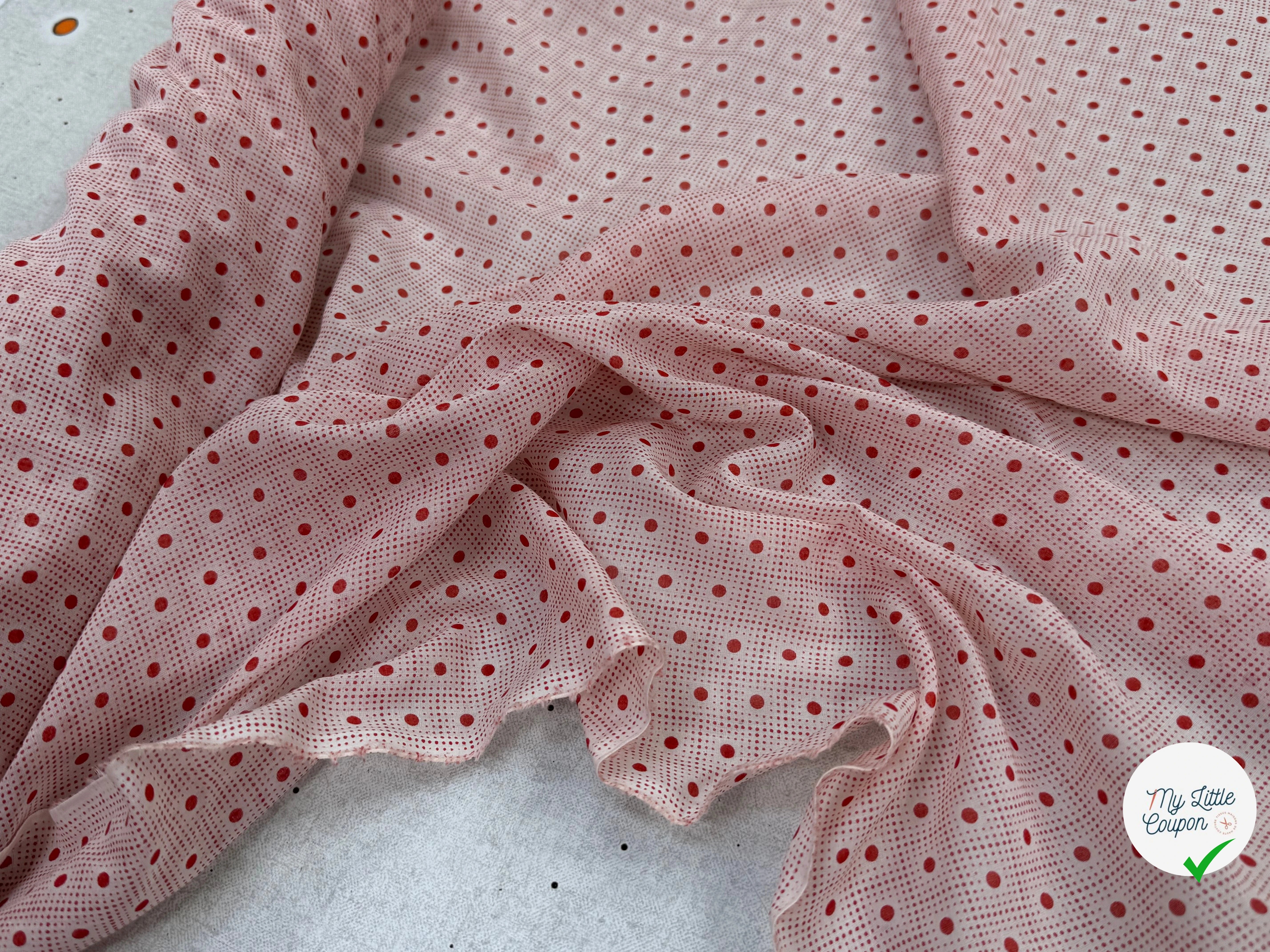 (CHUTE) VOILE DE COTON FOND BEIGE MOTIFS PETITS POIS ROUGES IRREGULIERS - My Little Coupon