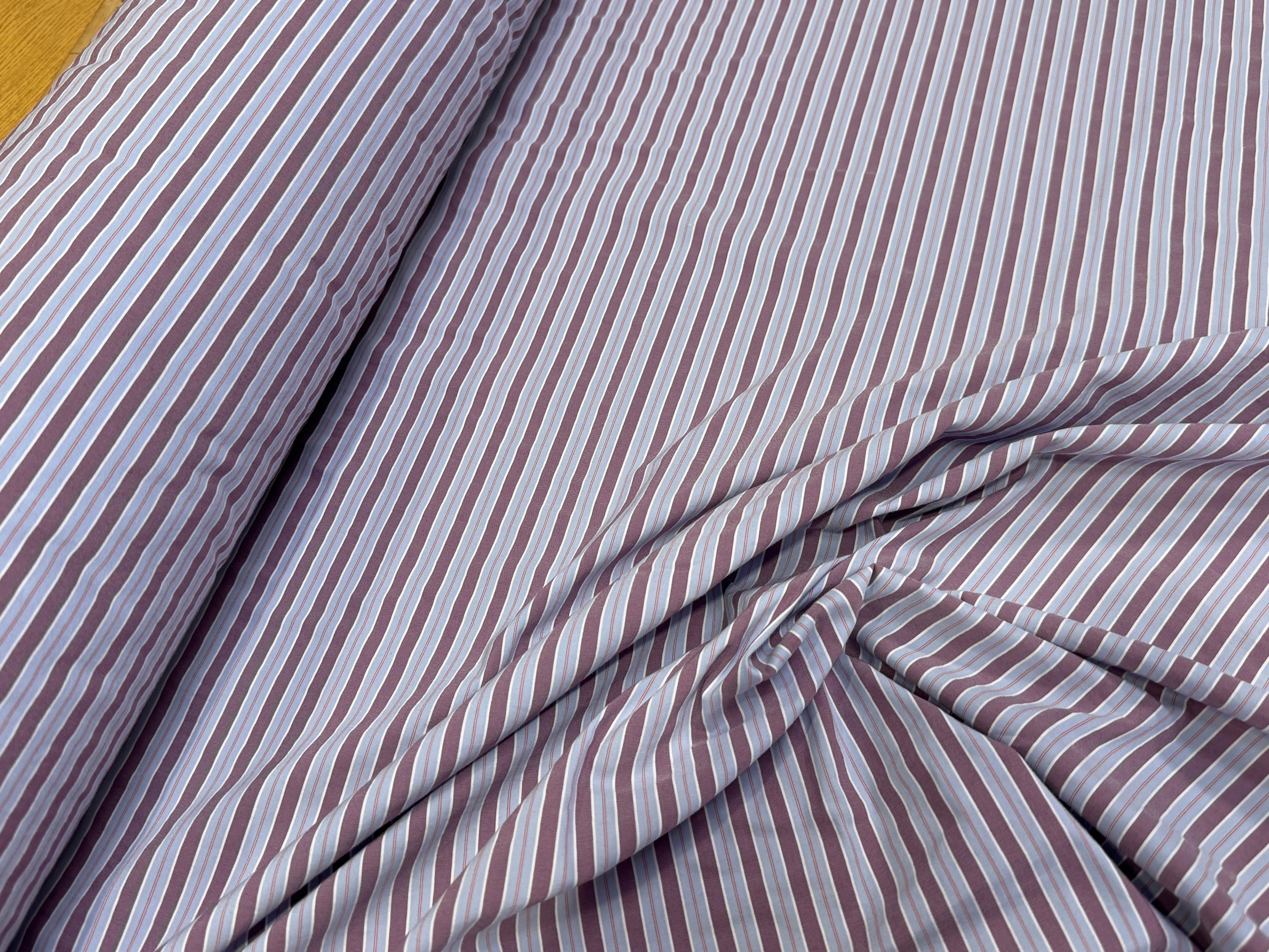 Tissu coton chemise stretch rayé bleu ciel - détail du tissu