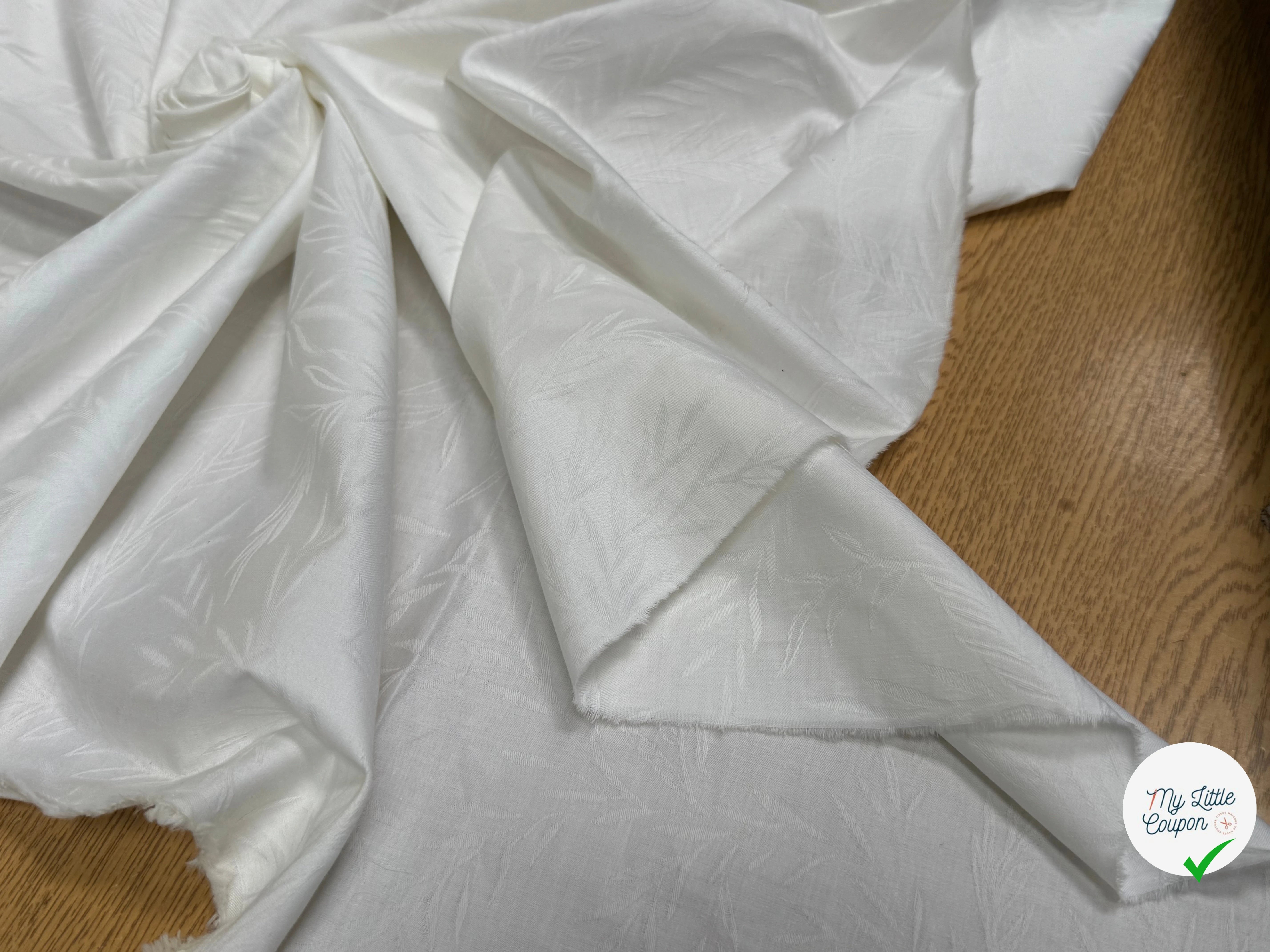 COTON JACQUARD DAMASSÉ BLANC CASSÉ MOTIFS FLORAUX 280 DE LAIZE SOFT TOUCHÉ - My Little Coupon