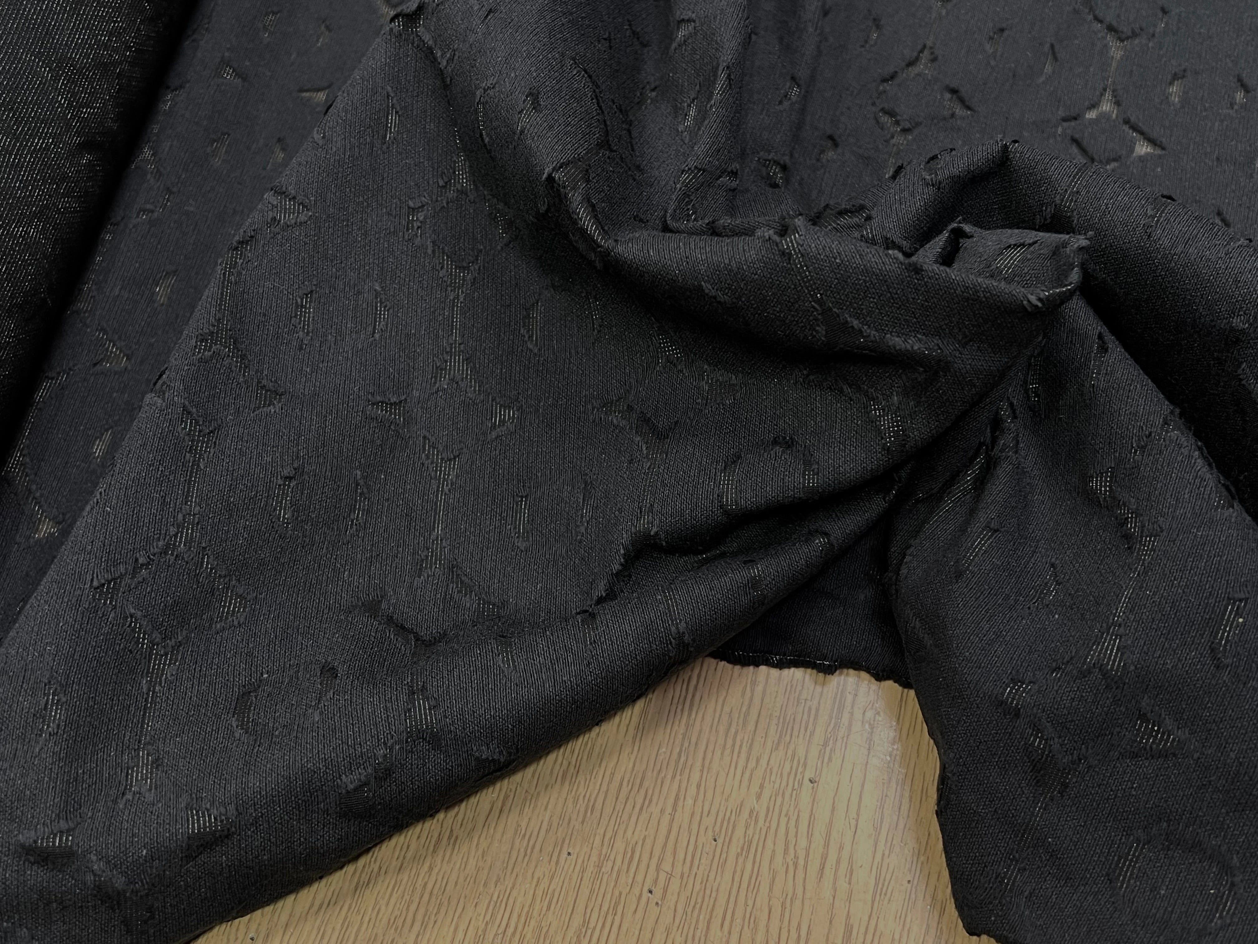 COTON JACQUARD DÉVORÉE NOIR CICULAIRE VISCOSE 5% MÉTAL - My Little Coupon