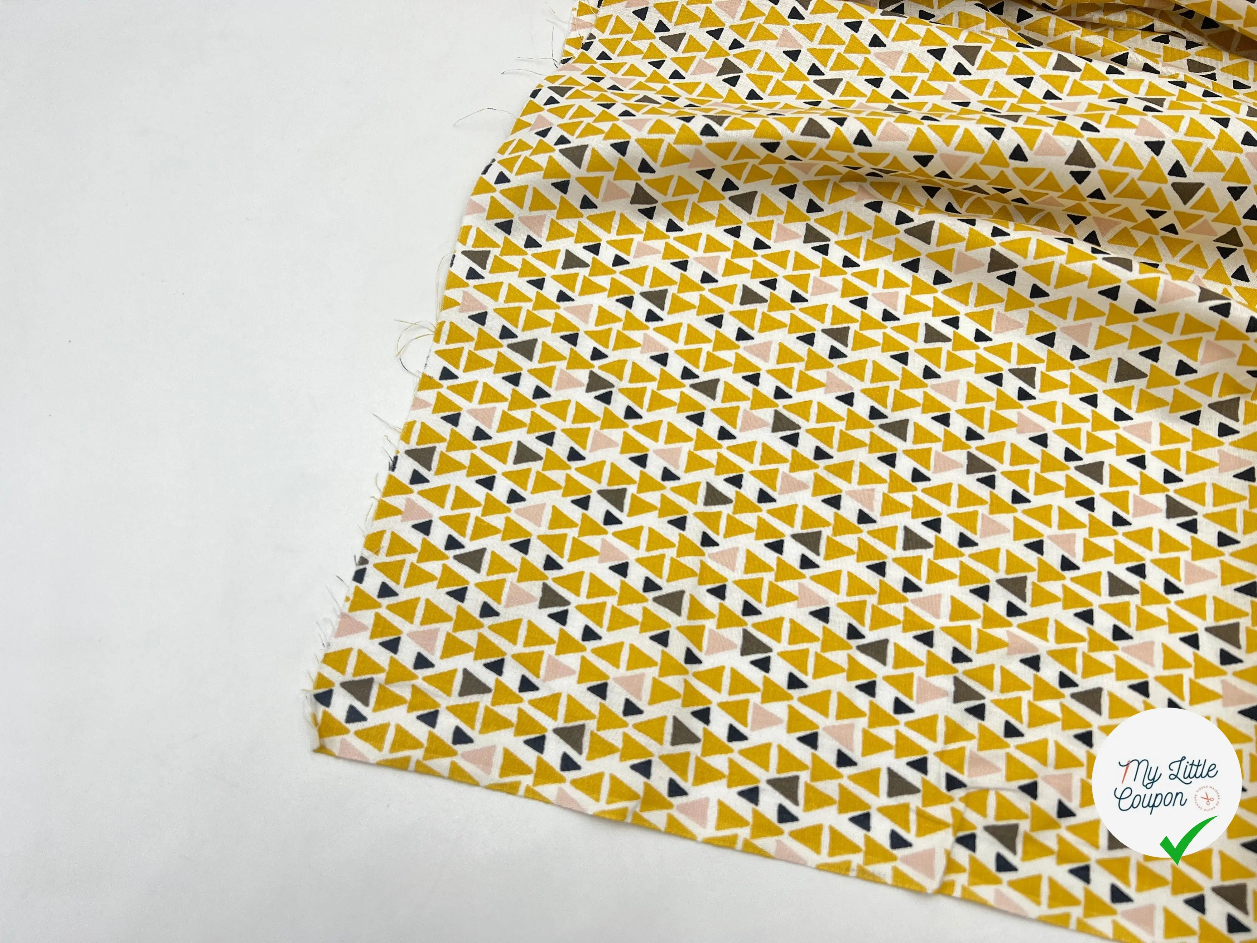 COTONNADE IMPRIMÉE TRIANGLES - My Little Coupon - tissu - coudre