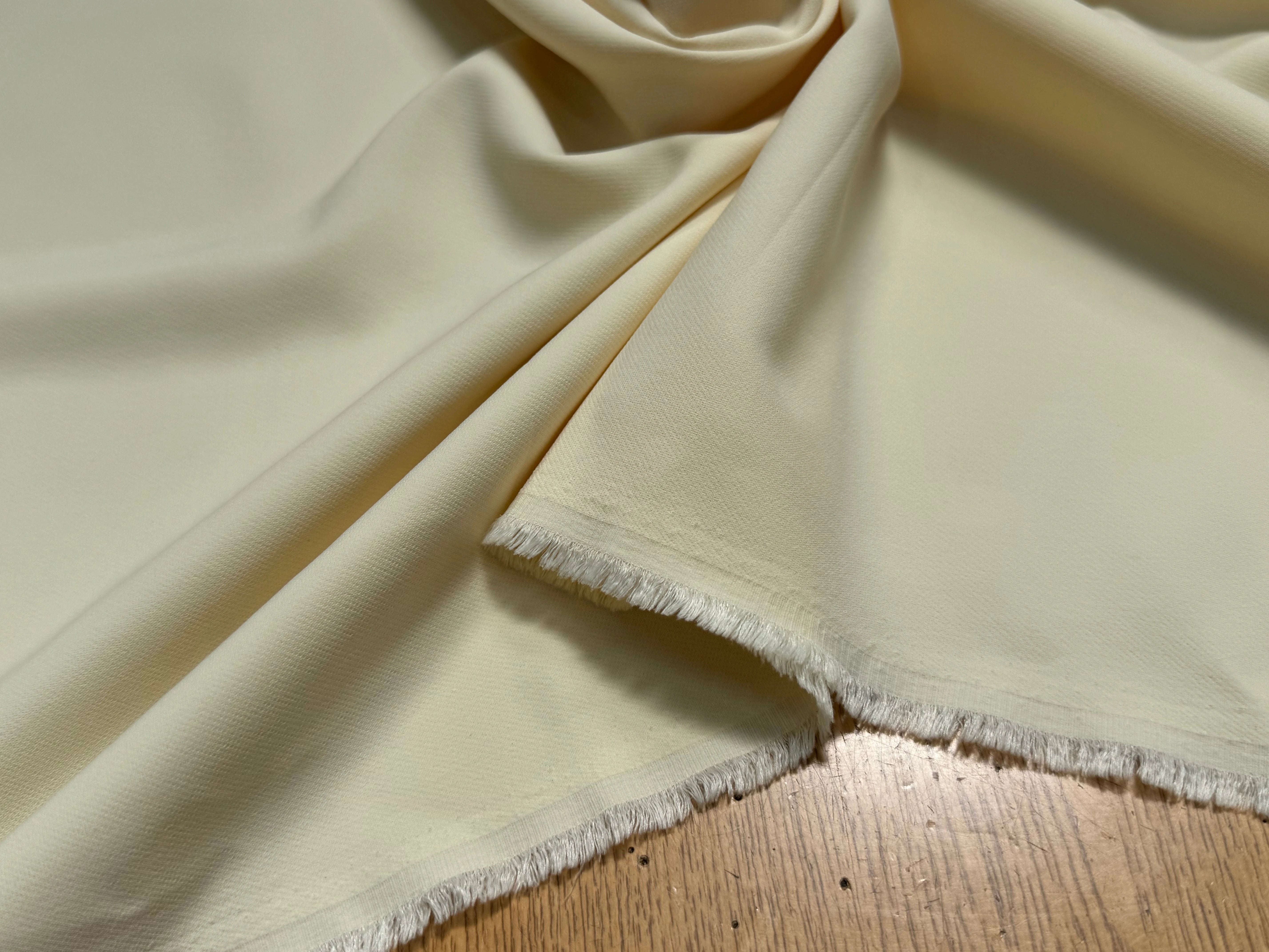 CREPE BEAU TOMBÉ BUTTER STRETCH - My Little Coupon