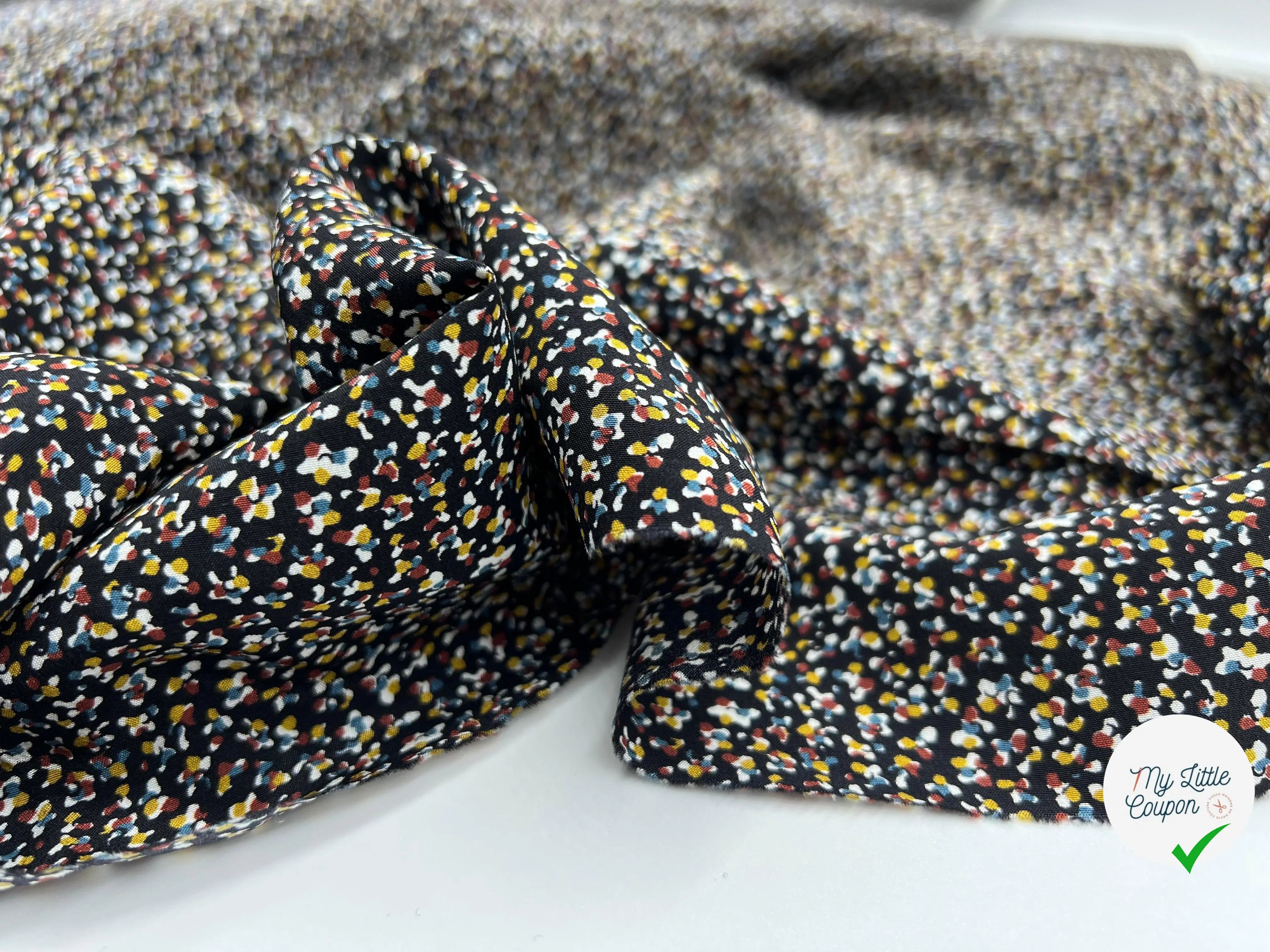 CRÊPE DE CHINE FOND NOIR "CONTER FLEURETTES" - My Little Coupon - tissu - coudre