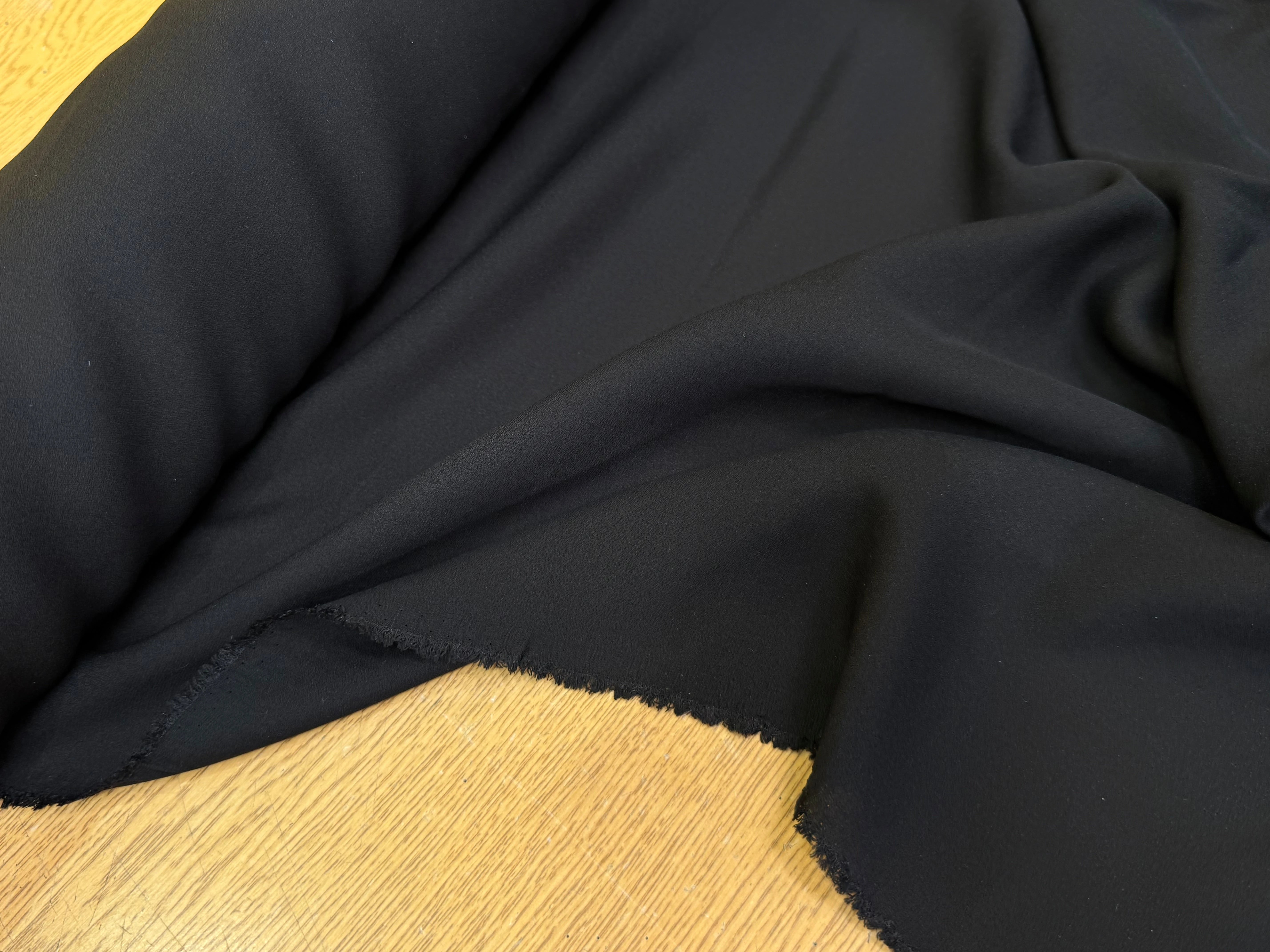 CREPE DE SOIE FLUIDE BLACK 100% SOIE - My Little Coupon