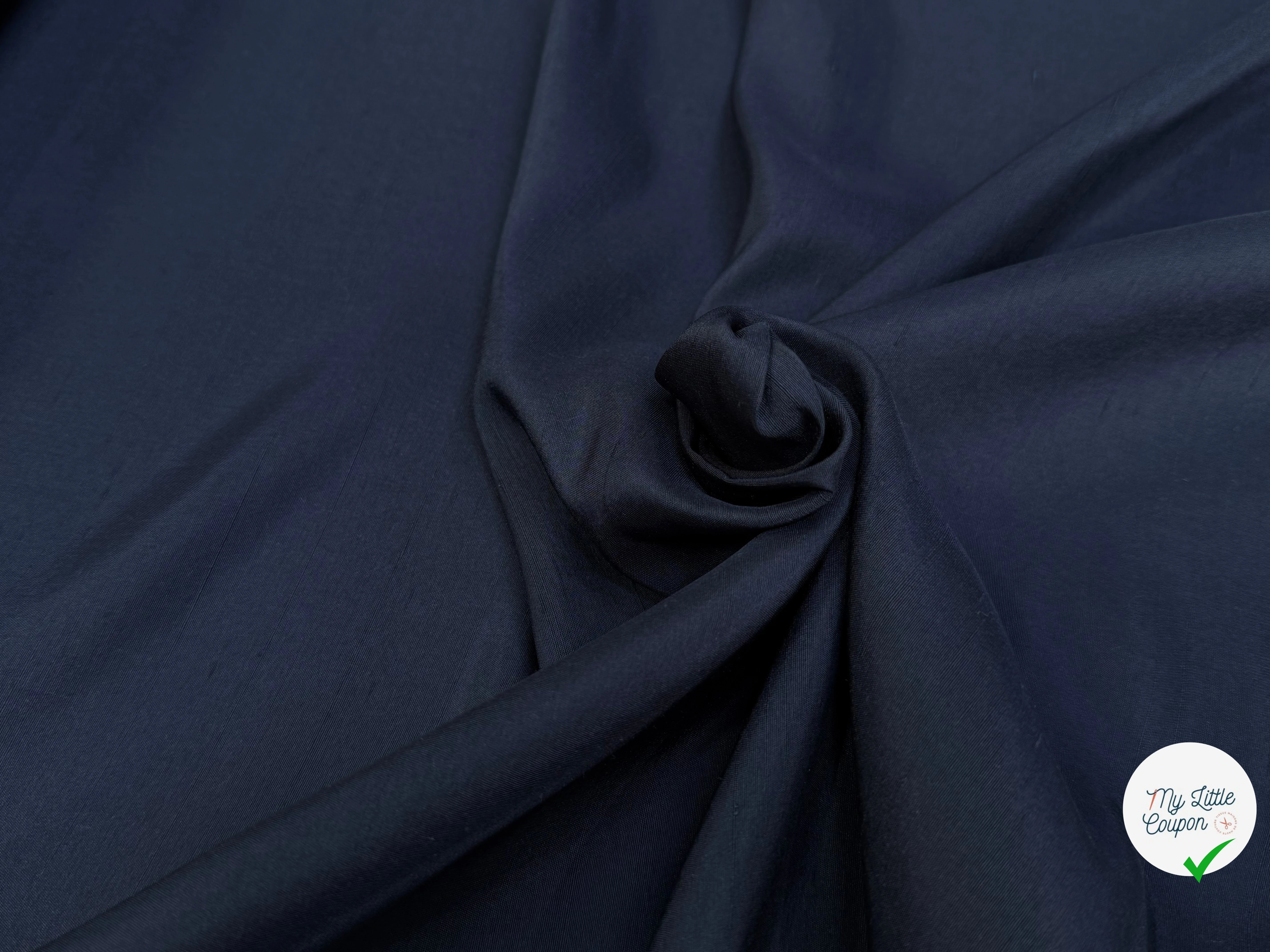 CREPE DE SOIE FLUIDE LÉGÈREMENT SATINÉ BLEU MARINE TEXTURÉ  SHANTUNG QUALITÉ COUTURE - My Little Coupon