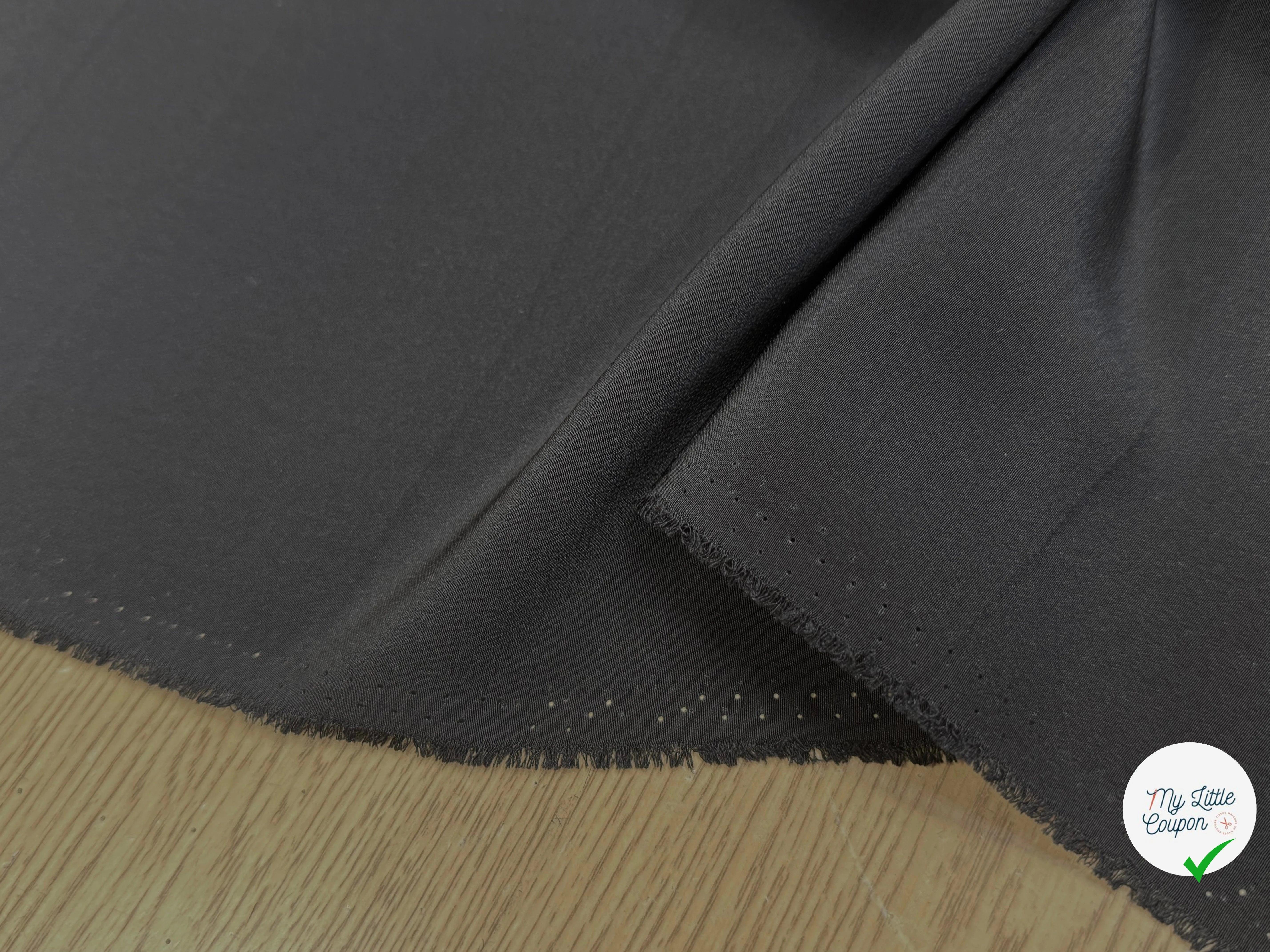 CREPE DE SOIE FLUIDE LÉGÈREMENT SATINÉ NOIR 110 DE LAIZE - My Little Coupon