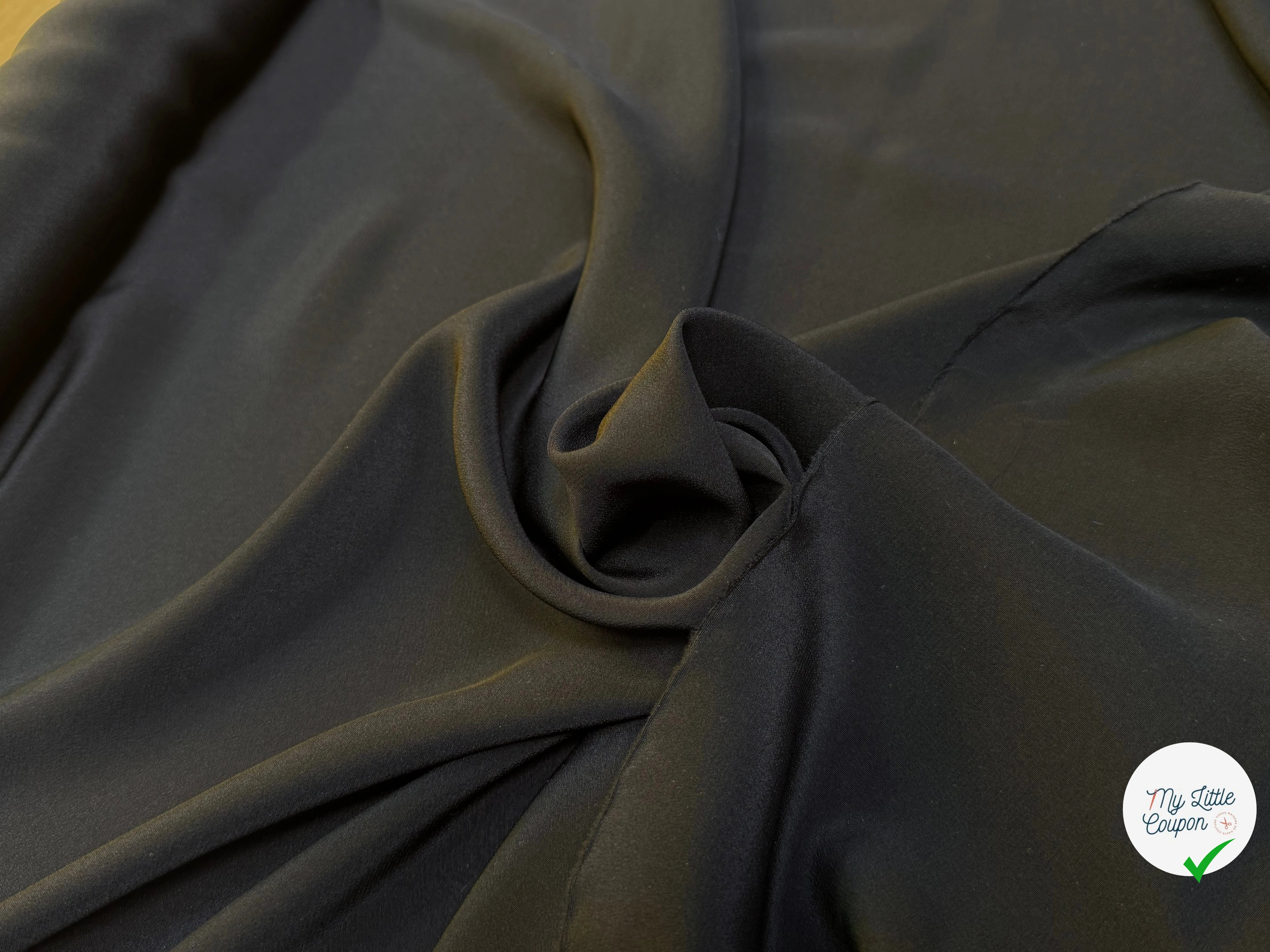 CREPE DE SOIE LÉGÈREMENT SATINÉ FLUIDE NOIR 110 - My Little Coupon