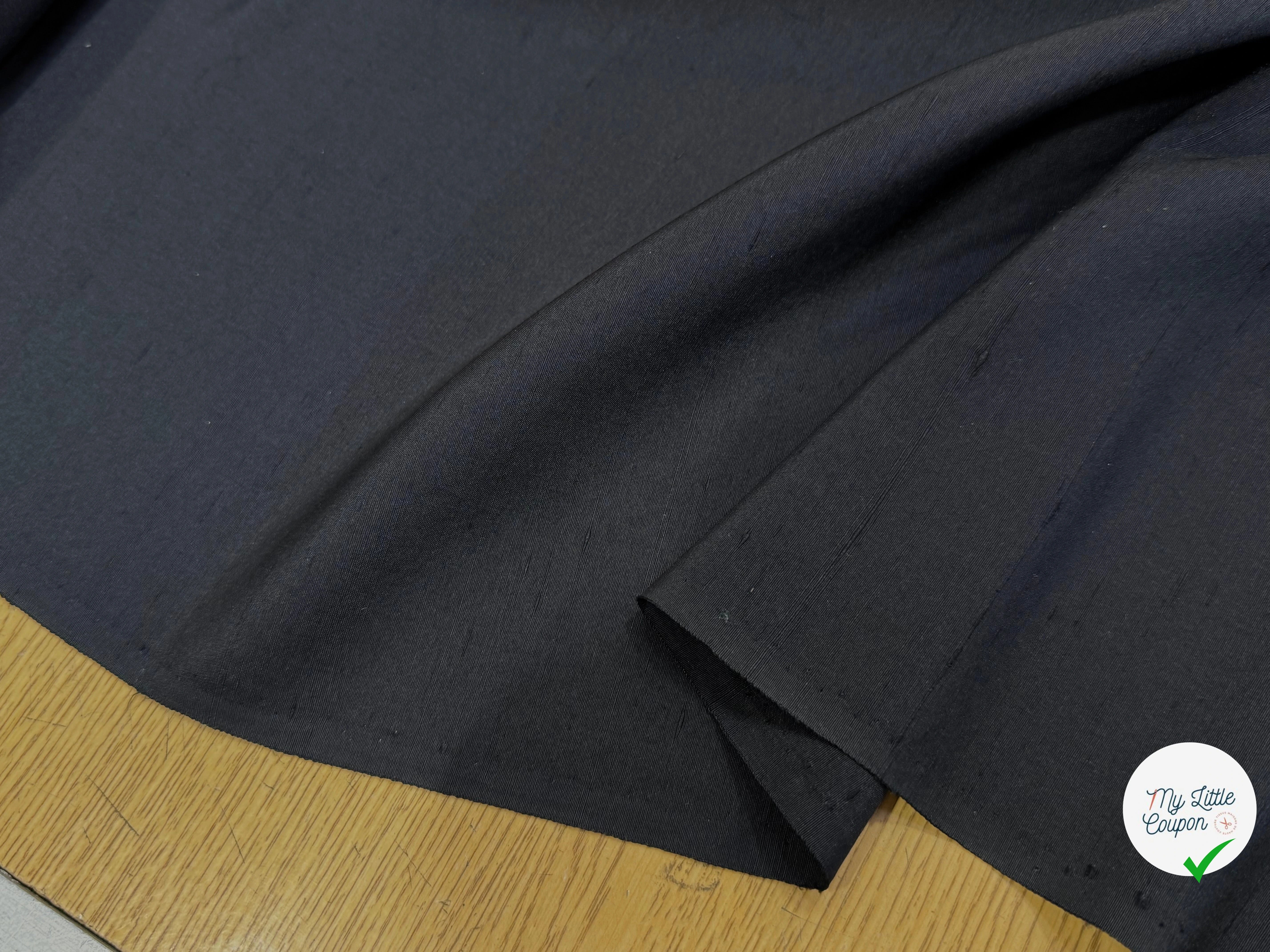 CREPE DE SOIE LÉGÈREMENT SATINÉ TEXTURÉ SHANTUNG NOIR QUALITÉ COUTURE - My Little Coupon
