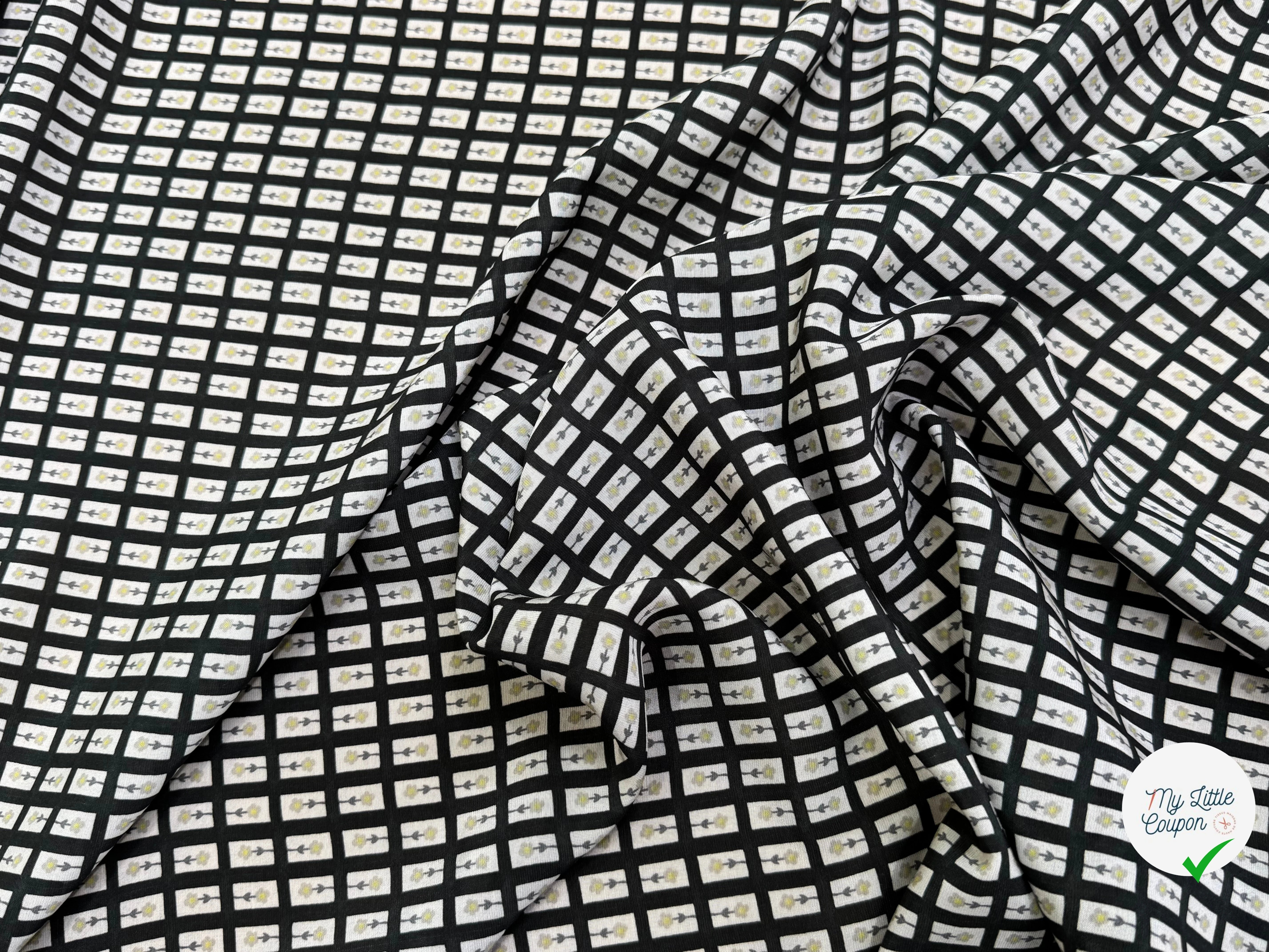 CRÊPE DE VISCOSE IMPRIMÉ SEMIS DE FLEURS FOND NOIR - My Little Coupon