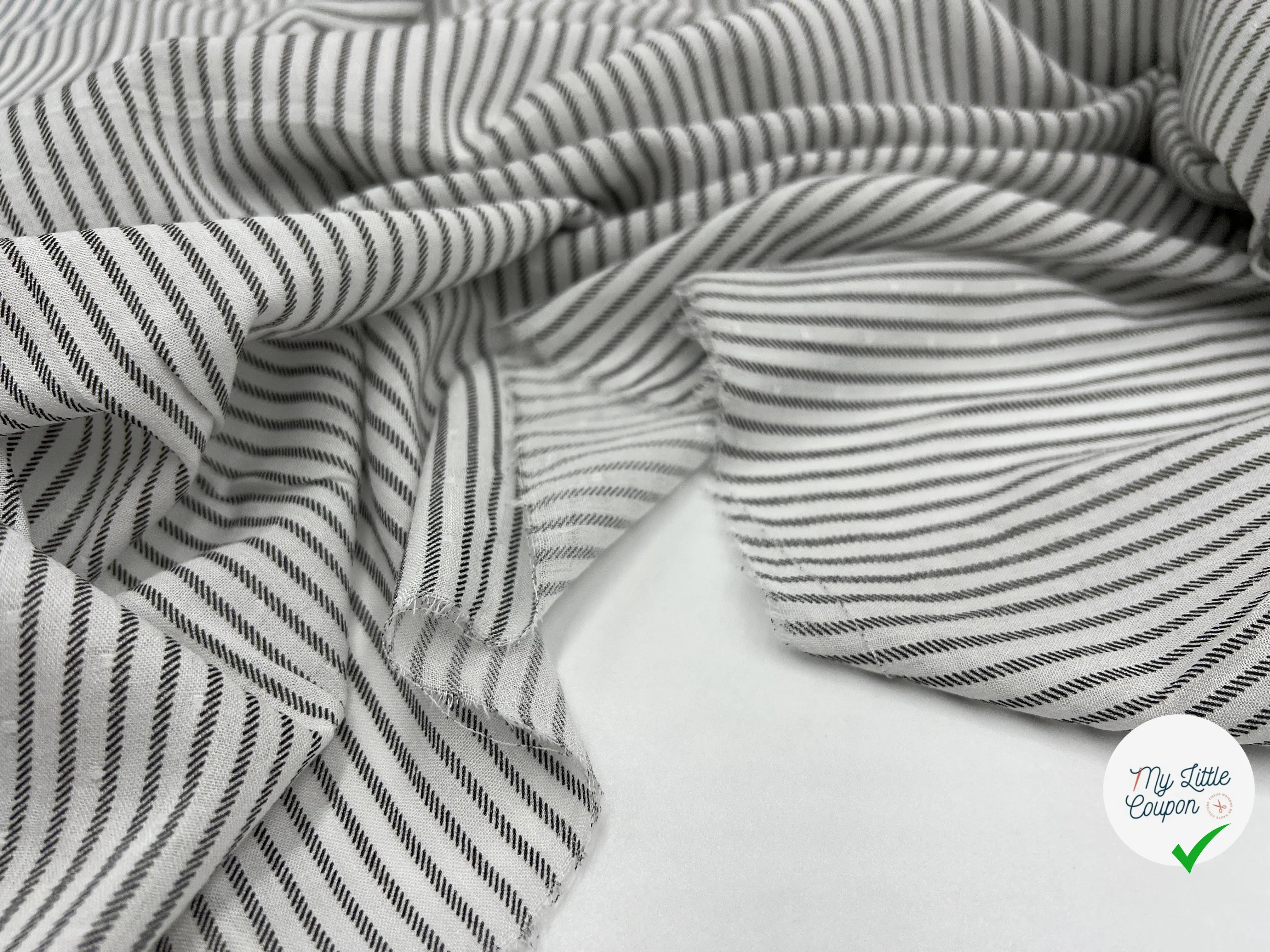 CRÊPE DOBBY STRIPE VISCOSE ENVERS PLUMETIS - My Little Coupon - tissu - coudre