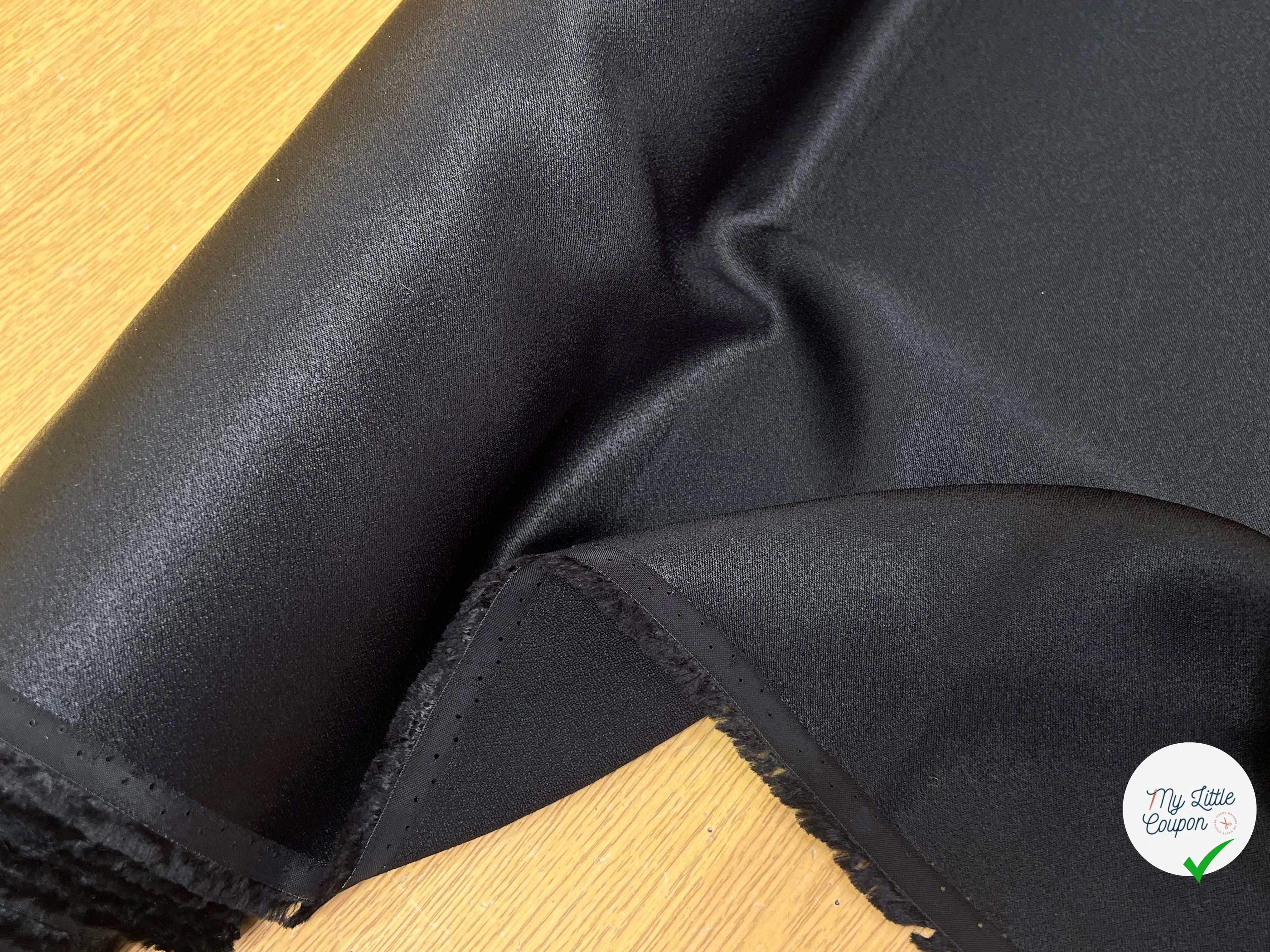 CREPE ENVERS SATIN 100% VISCOSE NOIR TOMBÉ FLUIDE - My Little Coupon