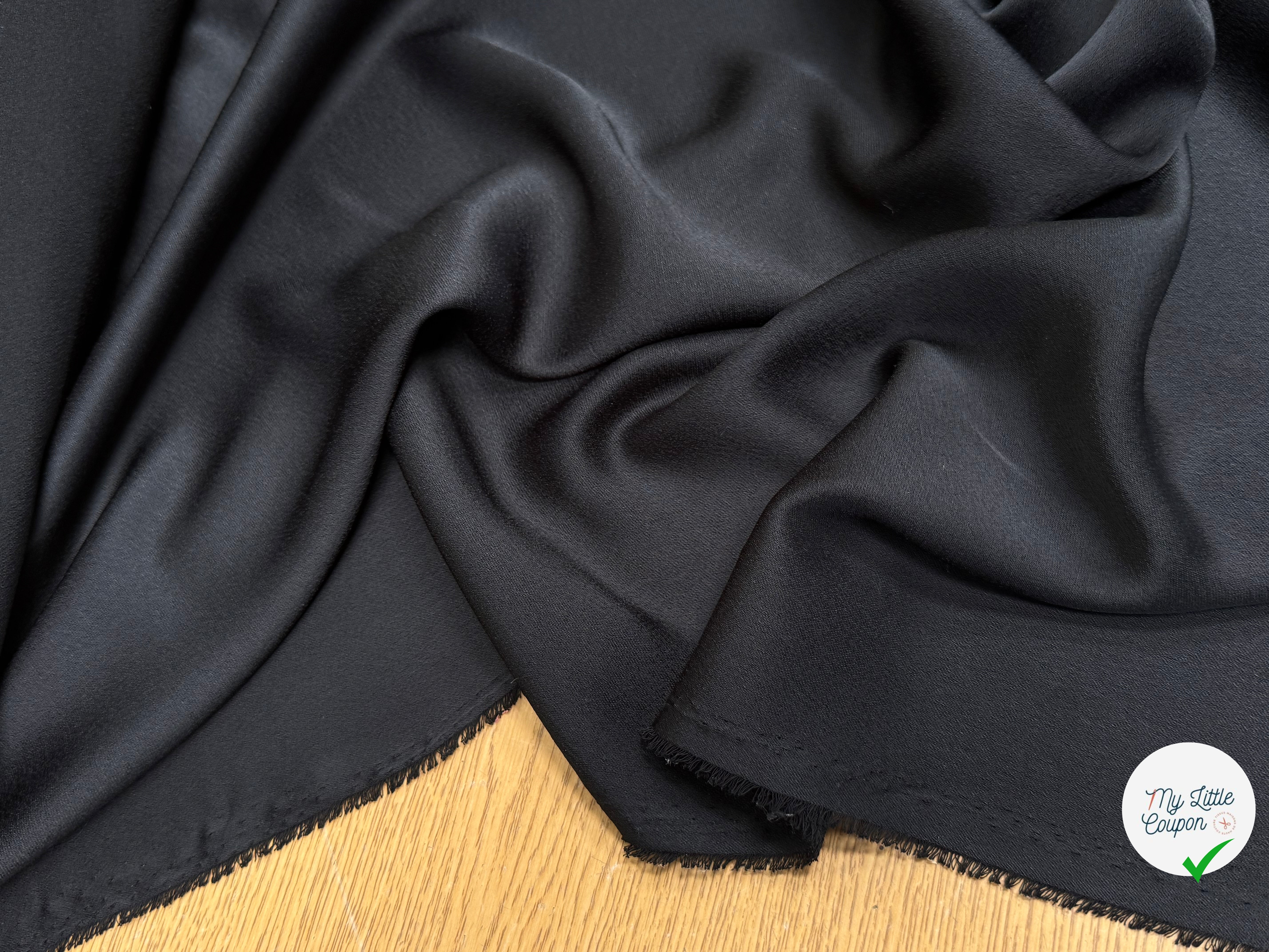 CREPE ENVERS SATIN LOURD TRÈS BEAU TOMBÉ NOIR 390 - My Little Coupon