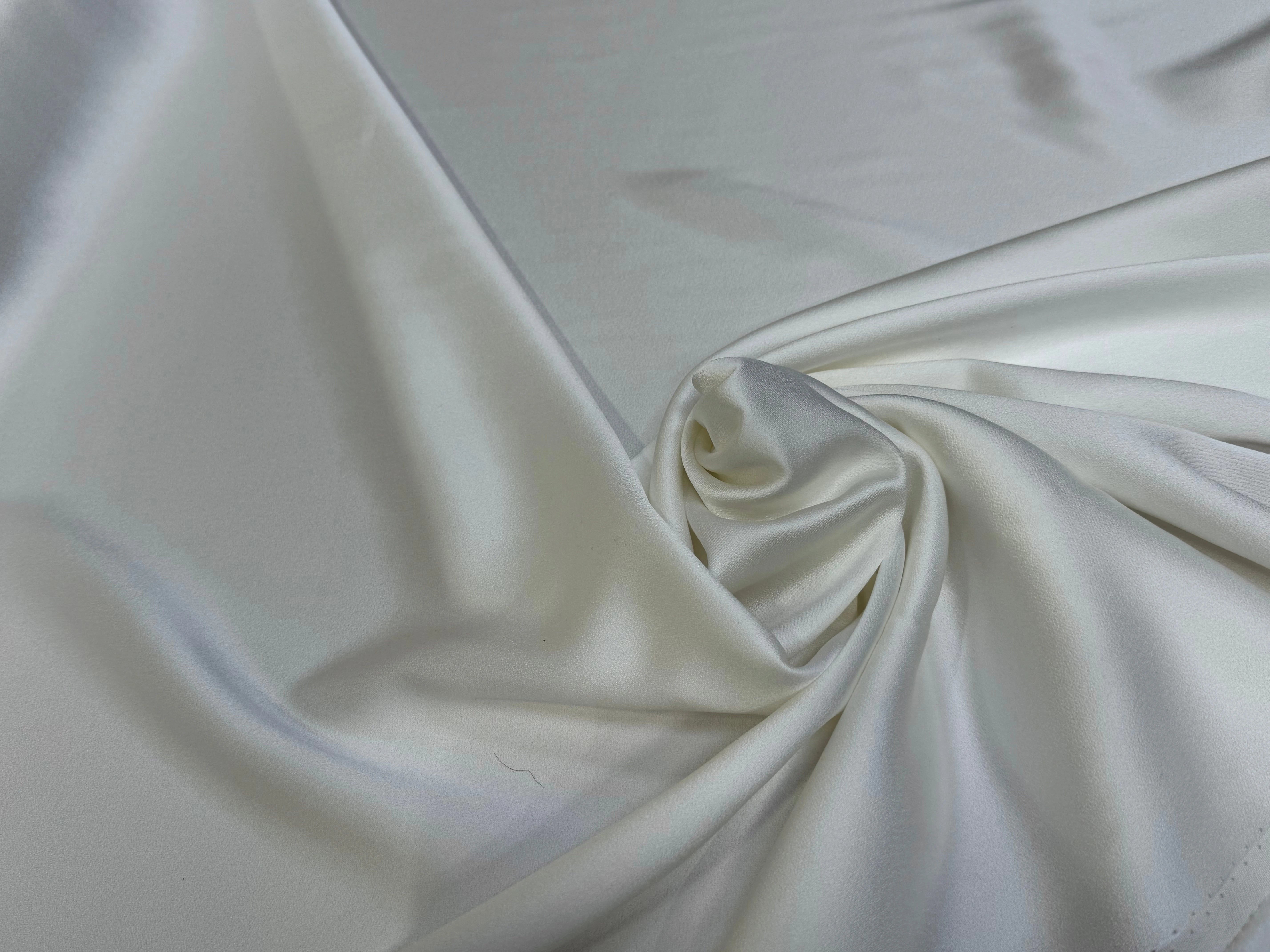 CREPE ENVERS SATIN VISCOSE ACÉTATE MAT BLANC CASSÉ - My Little Coupon