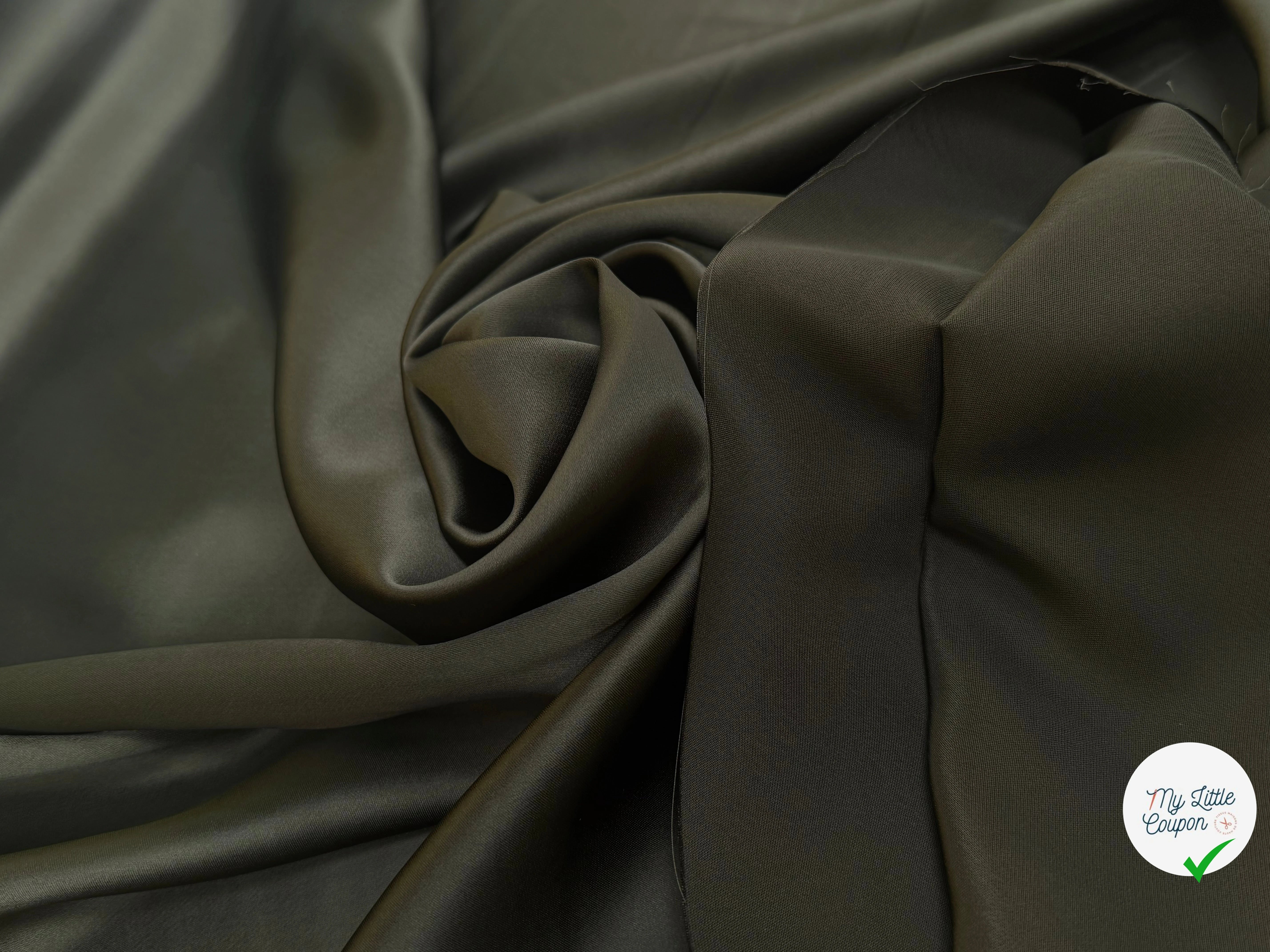 CREPE ENVERS SATIN VISCOSE BEAU TOMBÉ KAKI - My Little Coupon