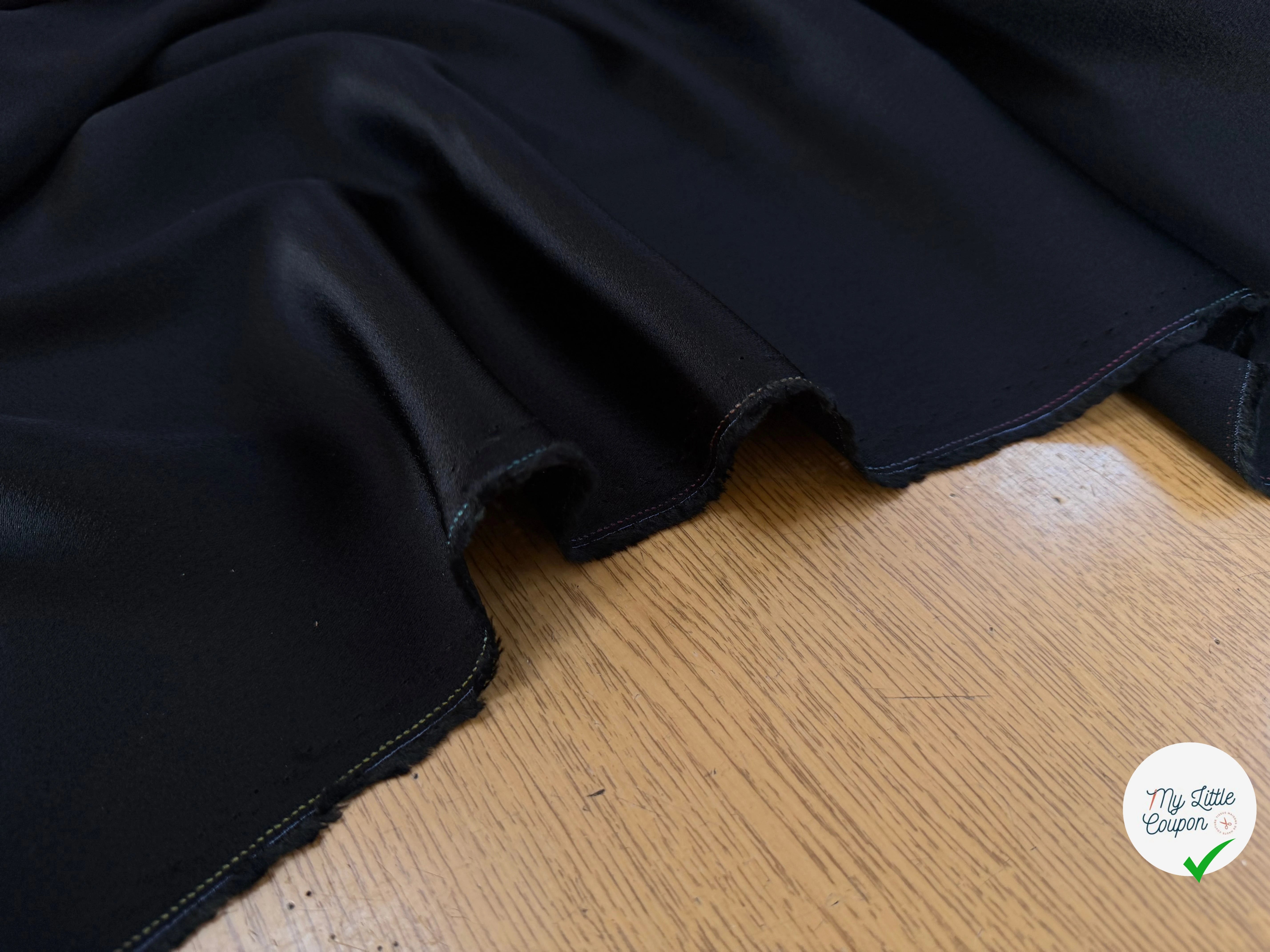 CREPE ENVERS SATIN VISCOSE ET ACETATE MAT NOIR - My Little Coupon