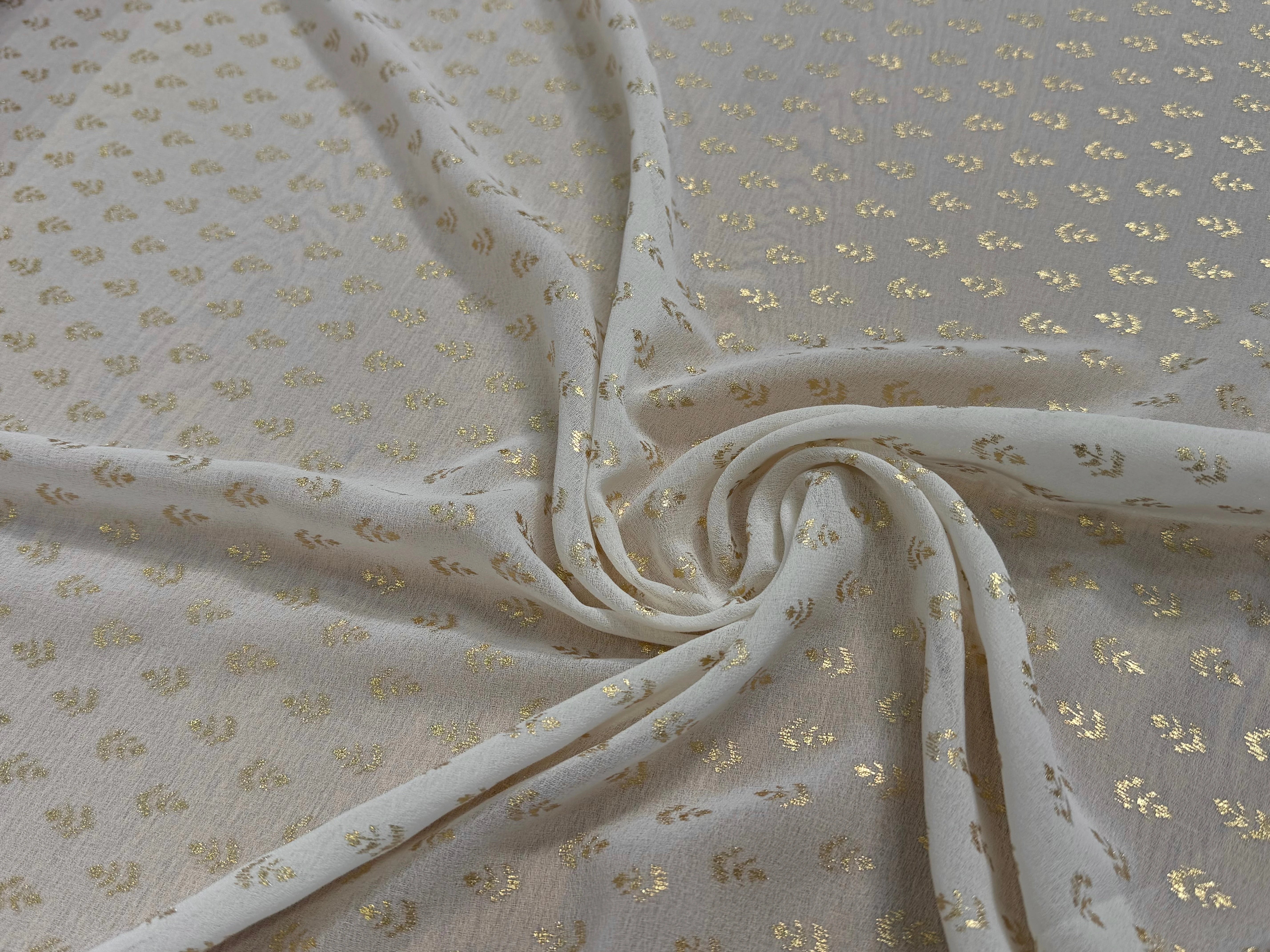 CREPE FLUIDE ÉCRU MOTIF FEUILLAGES OR - My Little Coupon