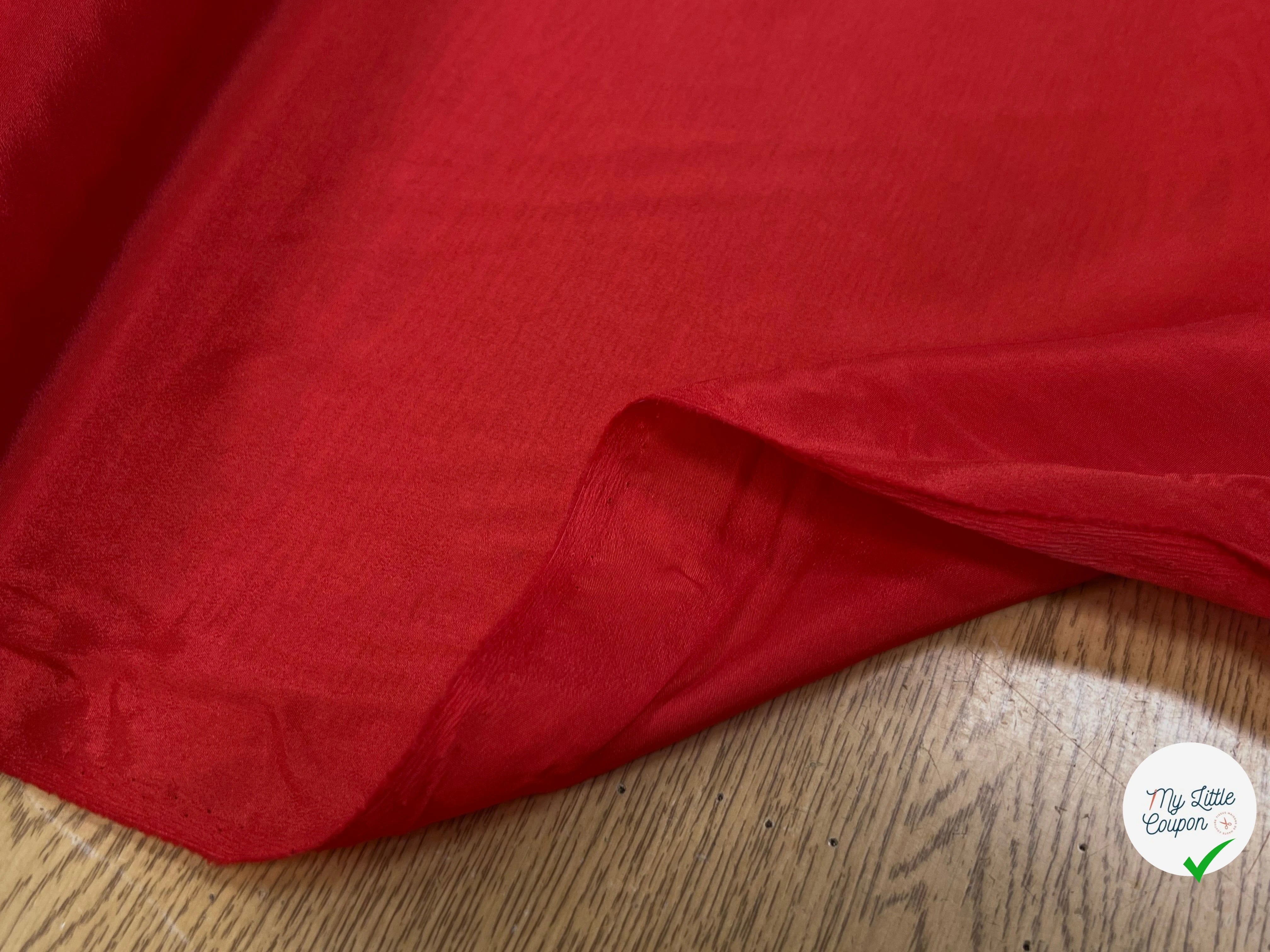 CRÈPE FLUIDE LÉGÈREMENT SATINÉ ROUGE POLYESTER 140CM - My Little Coupon