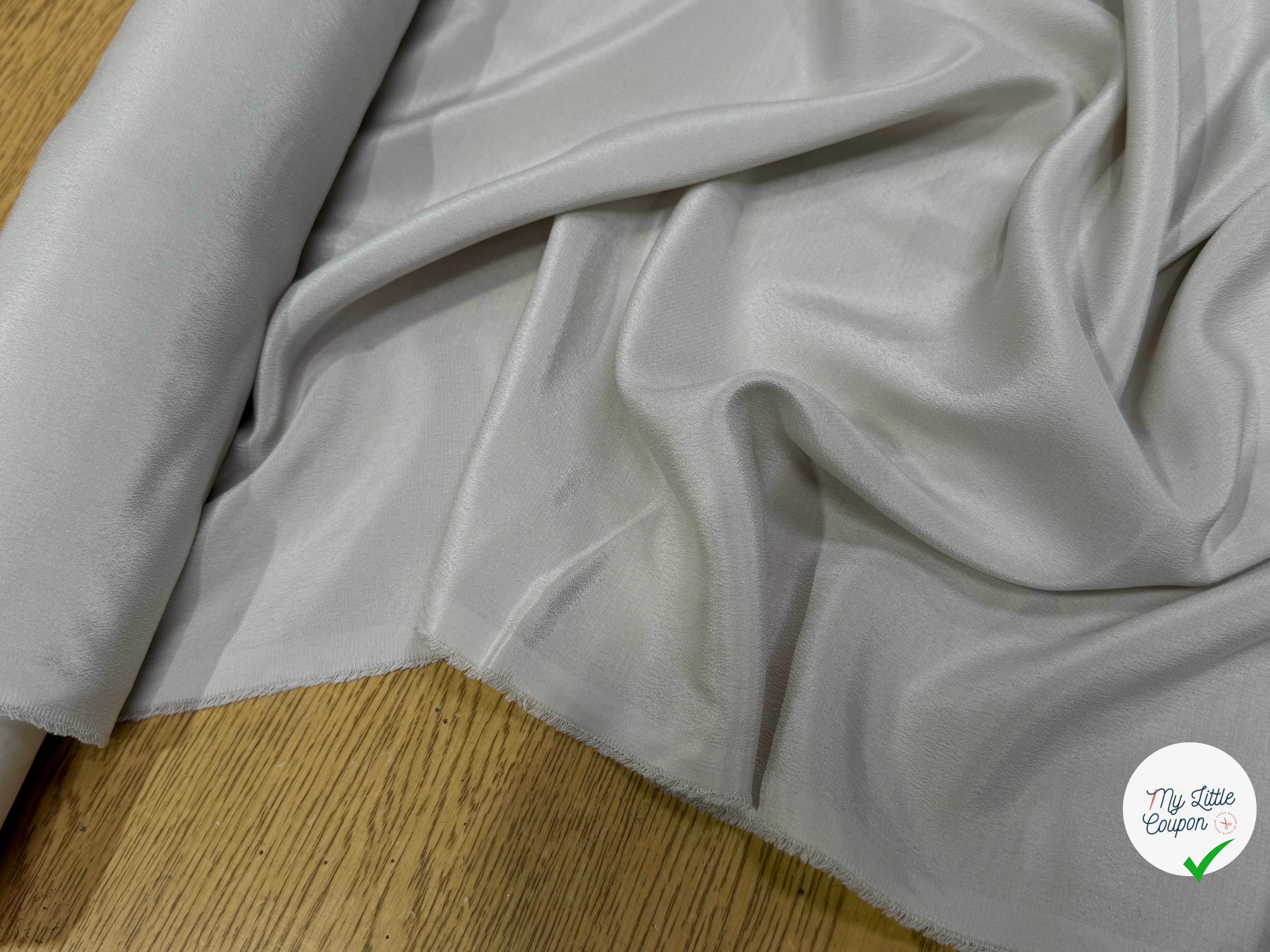 CREPE GEORGETTE DE SOIE SATINÉ GRIS CLAIR - My Little Coupon