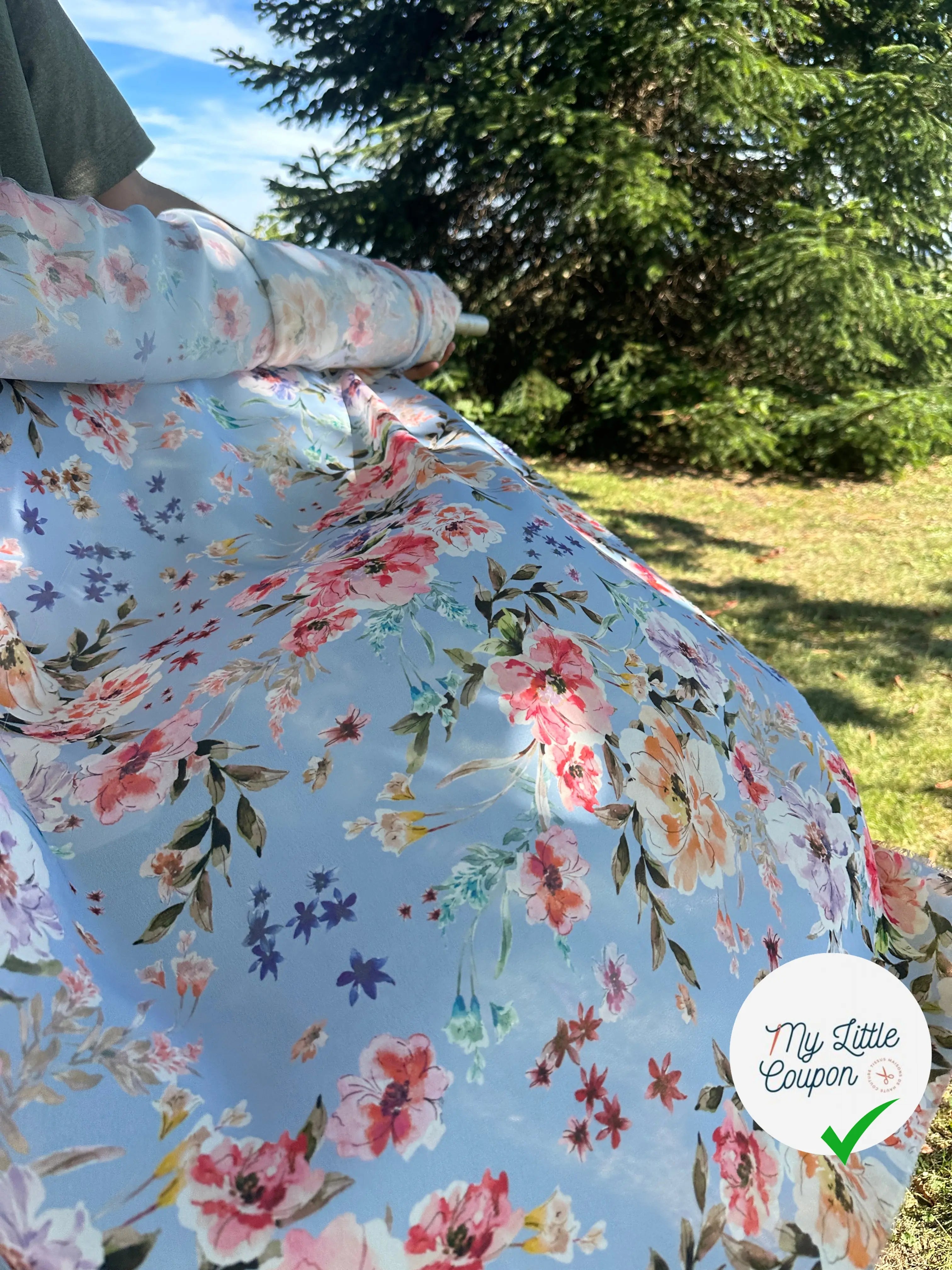 CRÊPE HIBISCUS JOPNI FOND BLEU CIEL MSO