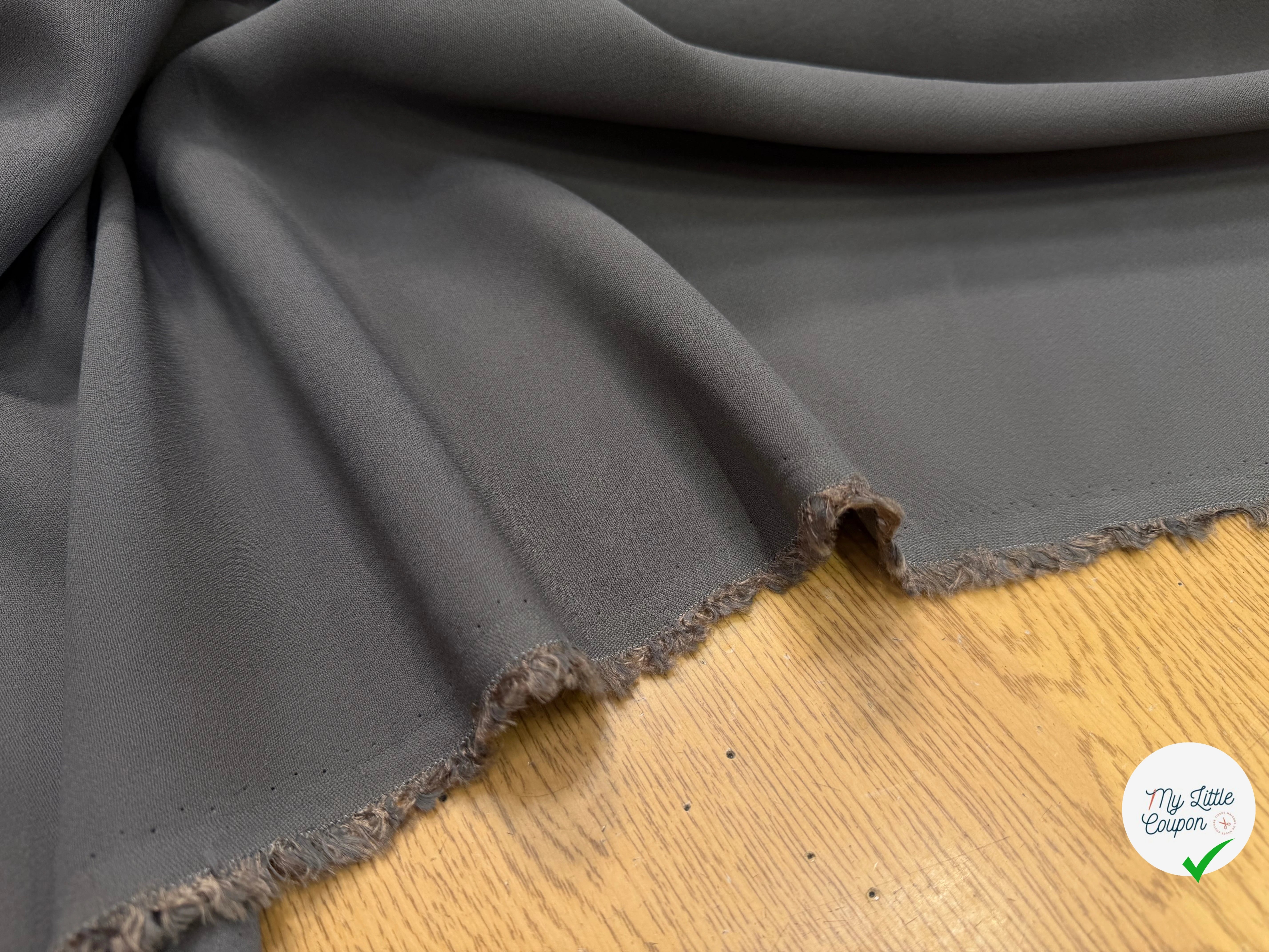 CREPE HUITRE FONCÉ POLYVISOSE BELLE TENUE - My Little Coupon