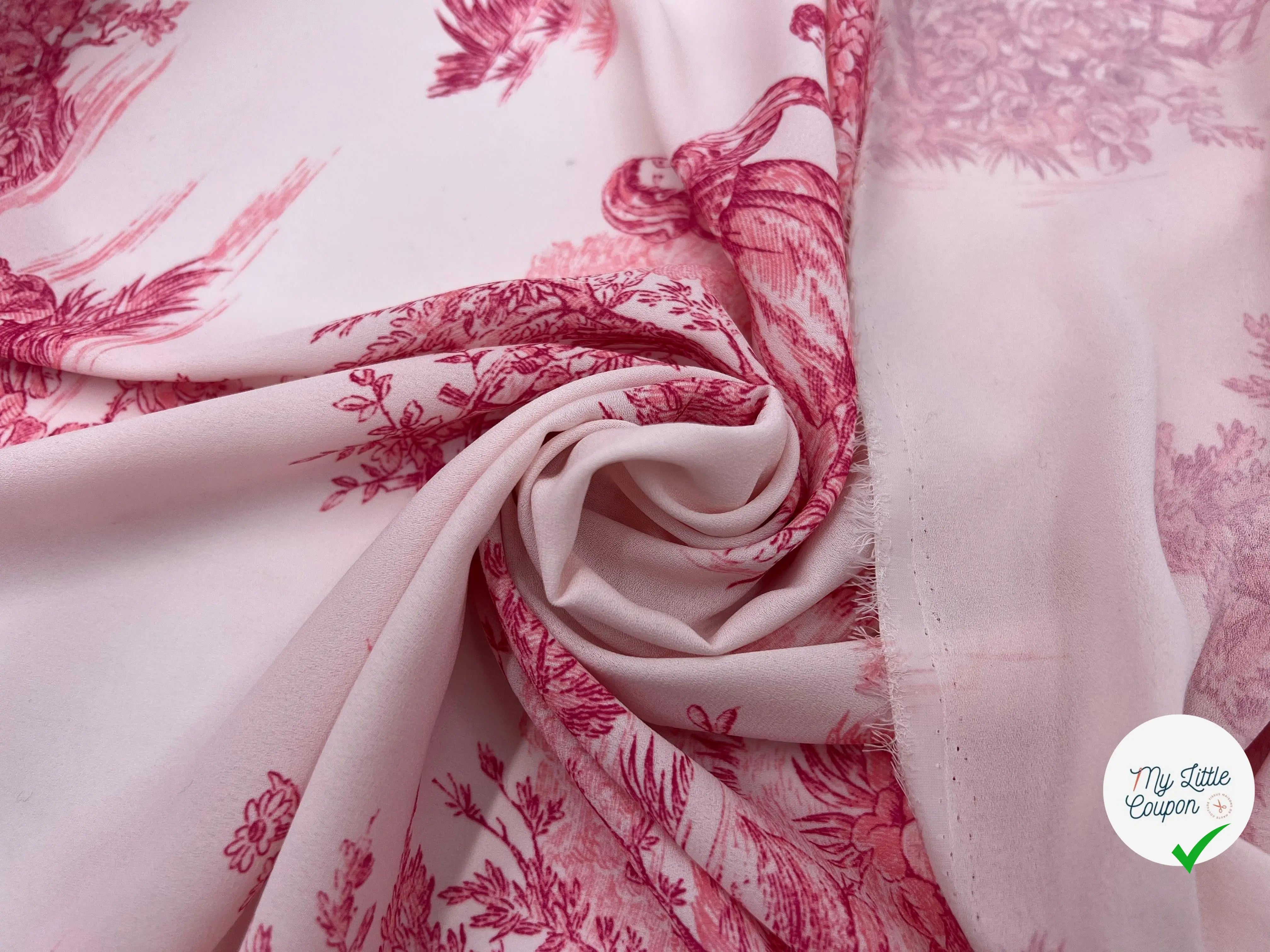 CRÊPE IMPRIMÉ TOILE DE JOUY FLEURS FRAISE FOND ROSE - My Little Coupon - tissu - coudre