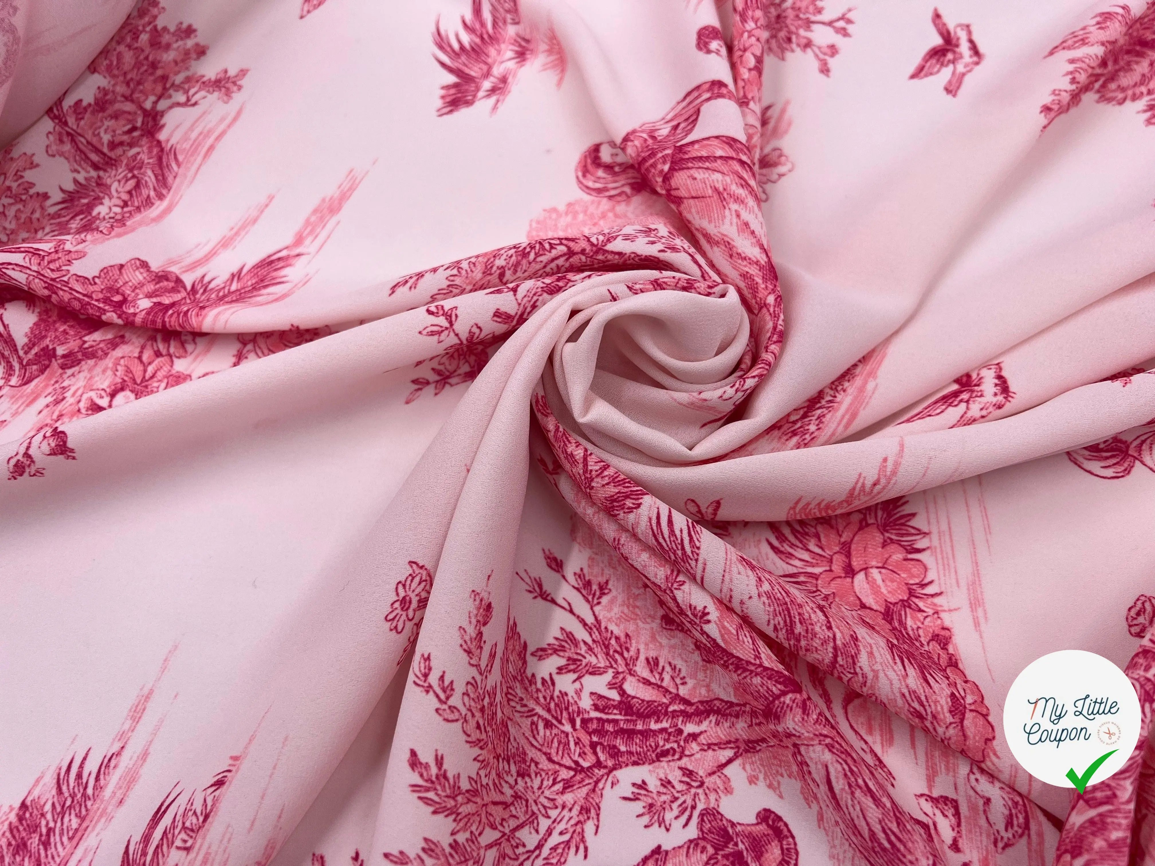 CRÊPE IMPRIMÉ TOILE DE JOUY FLEURS FRAISE FOND ROSE - My Little Coupon - tissu - coudre