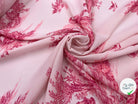 CRÊPE IMPRIMÉ TOILE DE JOUY FLEURS FRAISE FOND ROSE - My Little Coupon - tissu - coudre