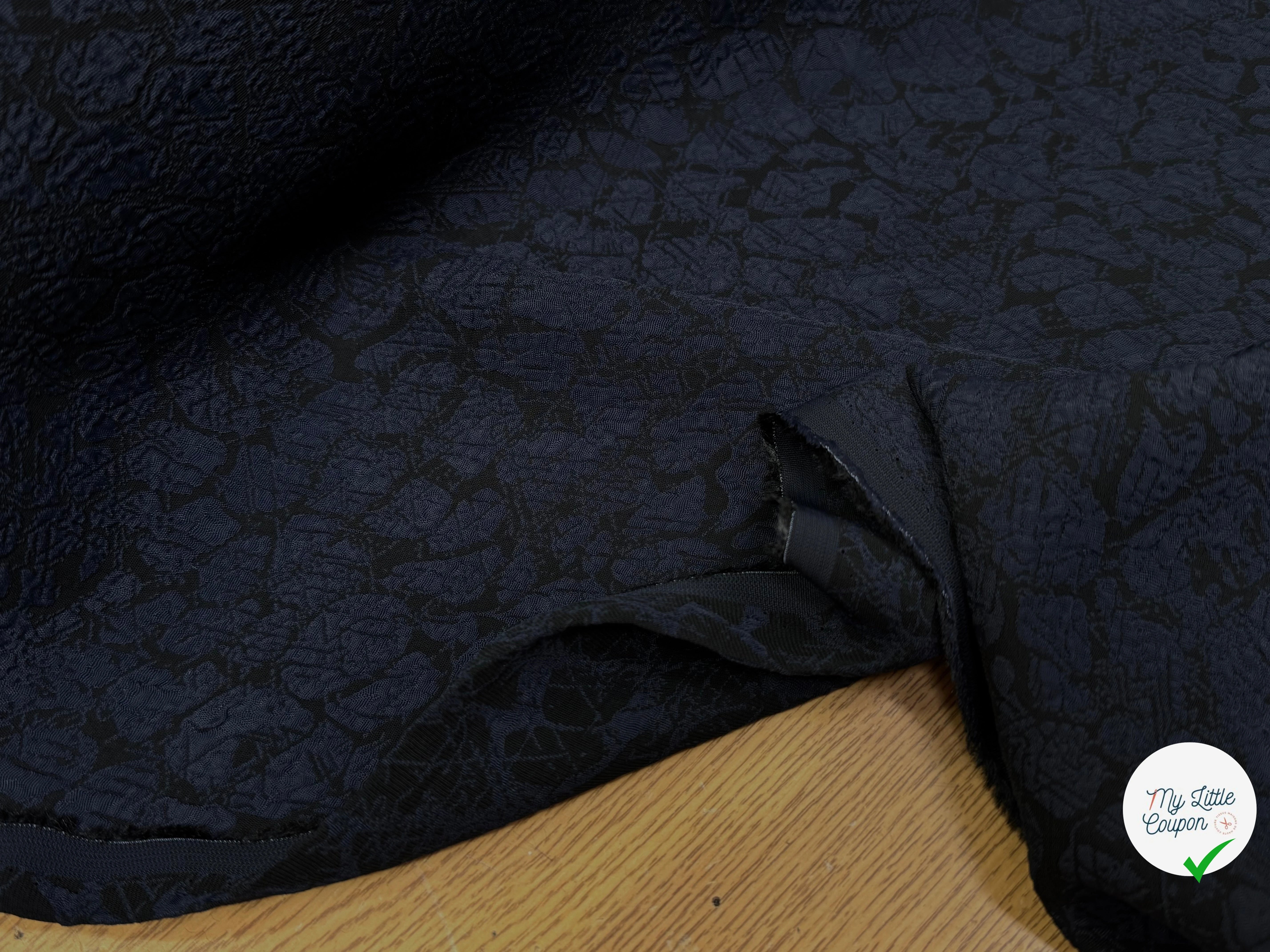 CREPE JACQUARD ACETATE VISCOSE BLEU NOIR - My Little Coupon