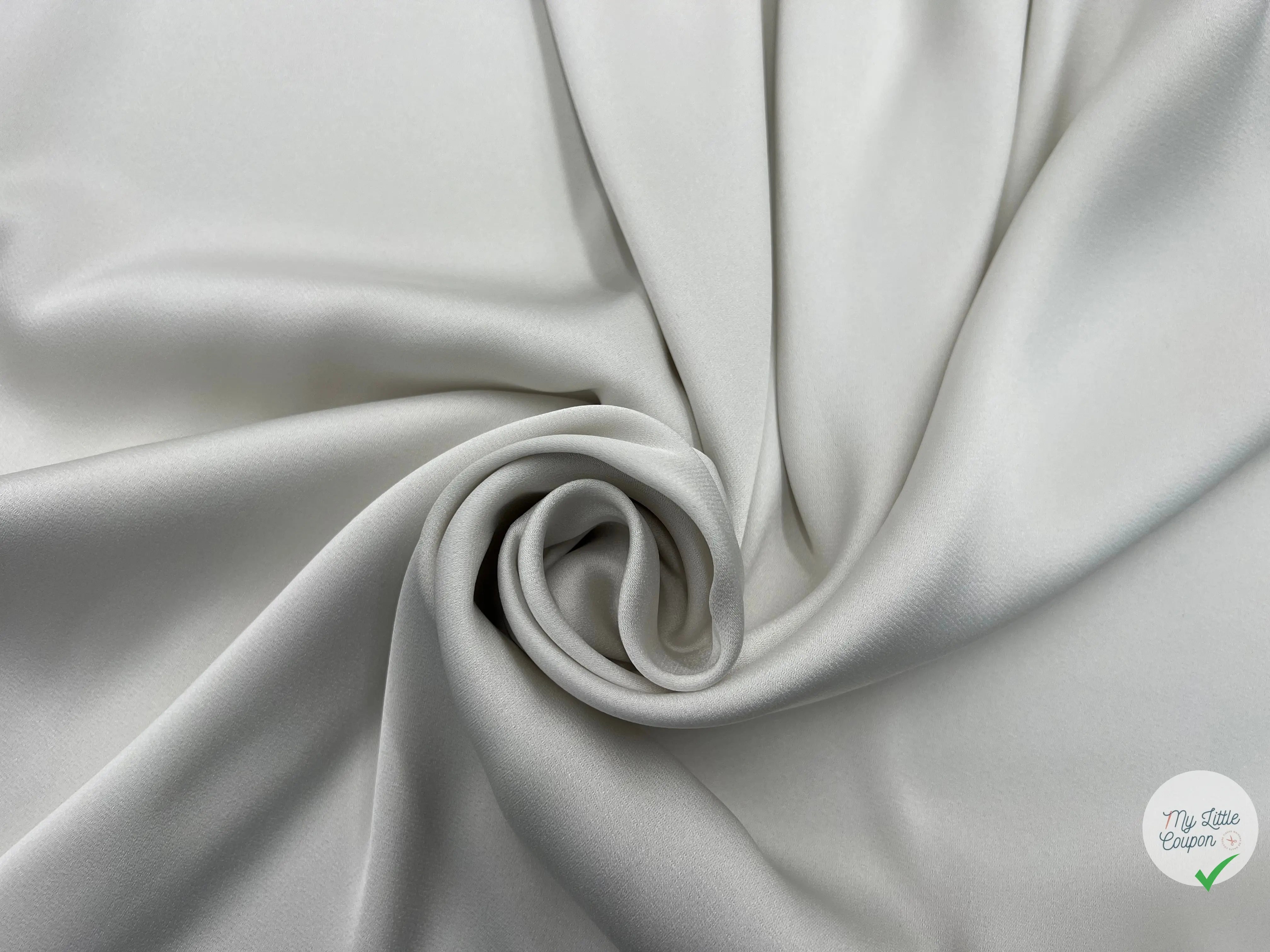 CRÊPE LÉGÈREMENT SATINÉ OFF WHITE FLUIDE ET SOUPLE - My Little Coupon - tissu - coudre