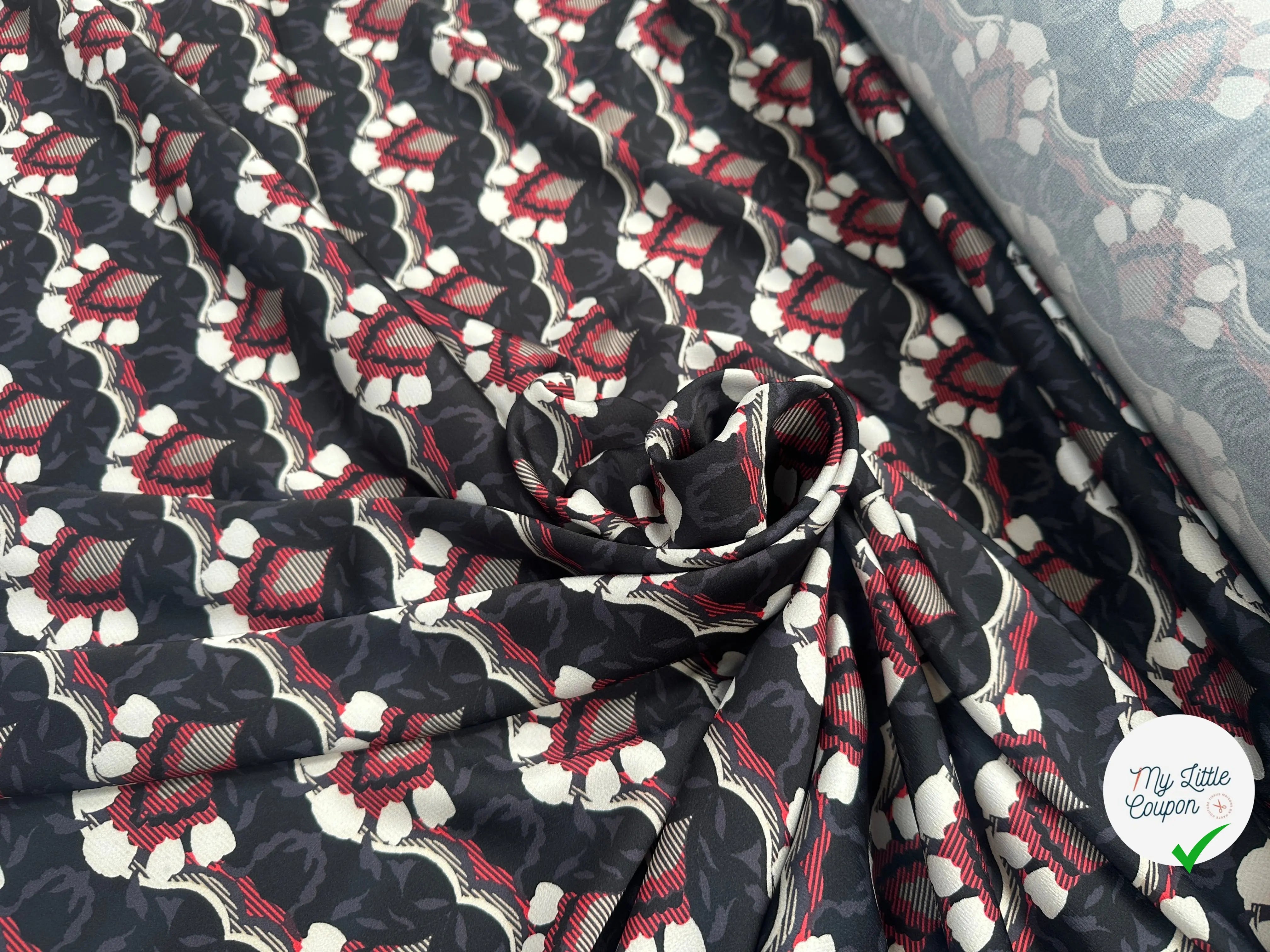 CRÊPE LÉGÈREMENT SATINÉ VAGUES BAROQUE - My Little Coupon