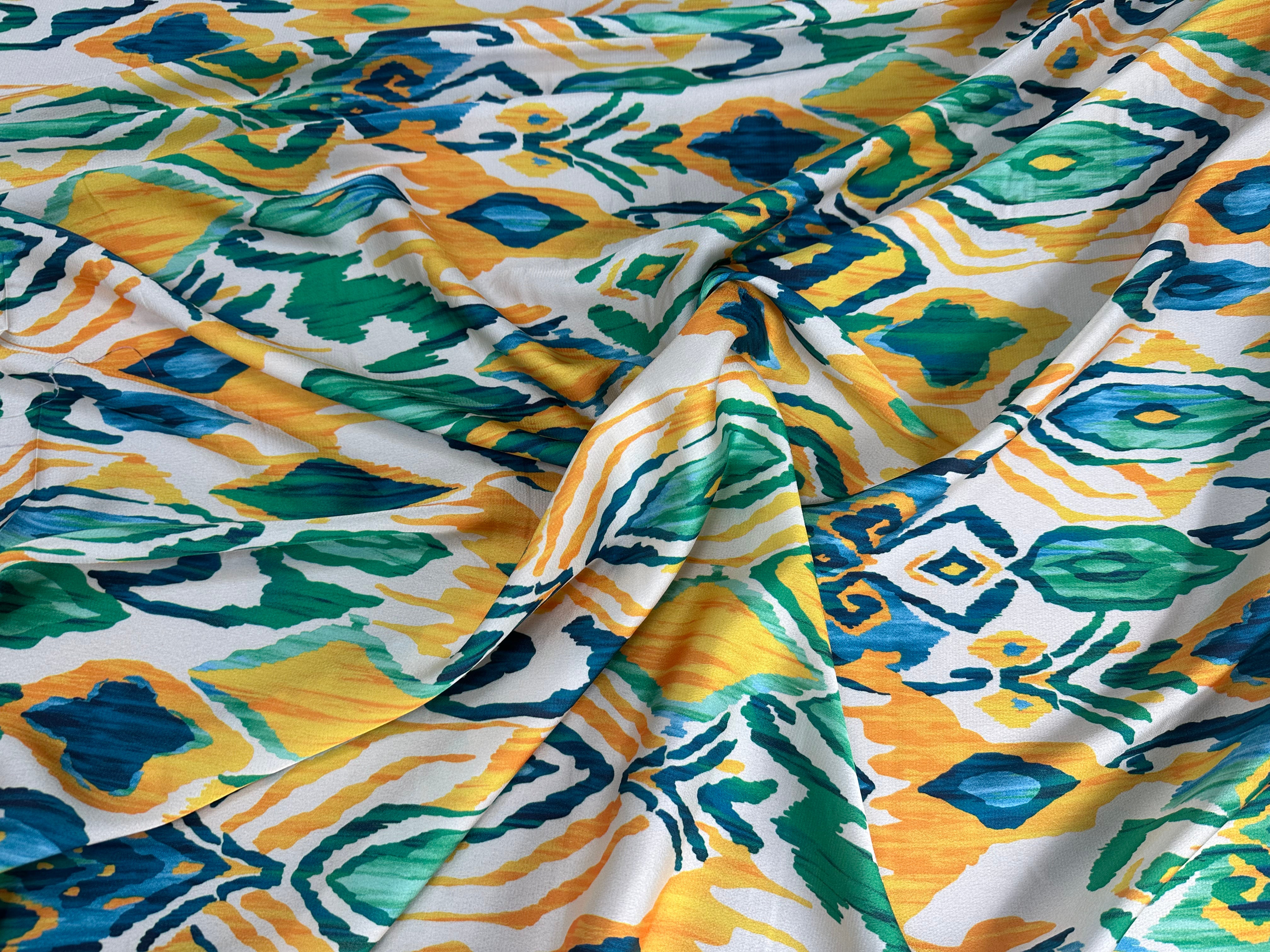 CRÊPE LÉGÈREMENT SATINÉ VERT DE JAUNE - My Little Coupon