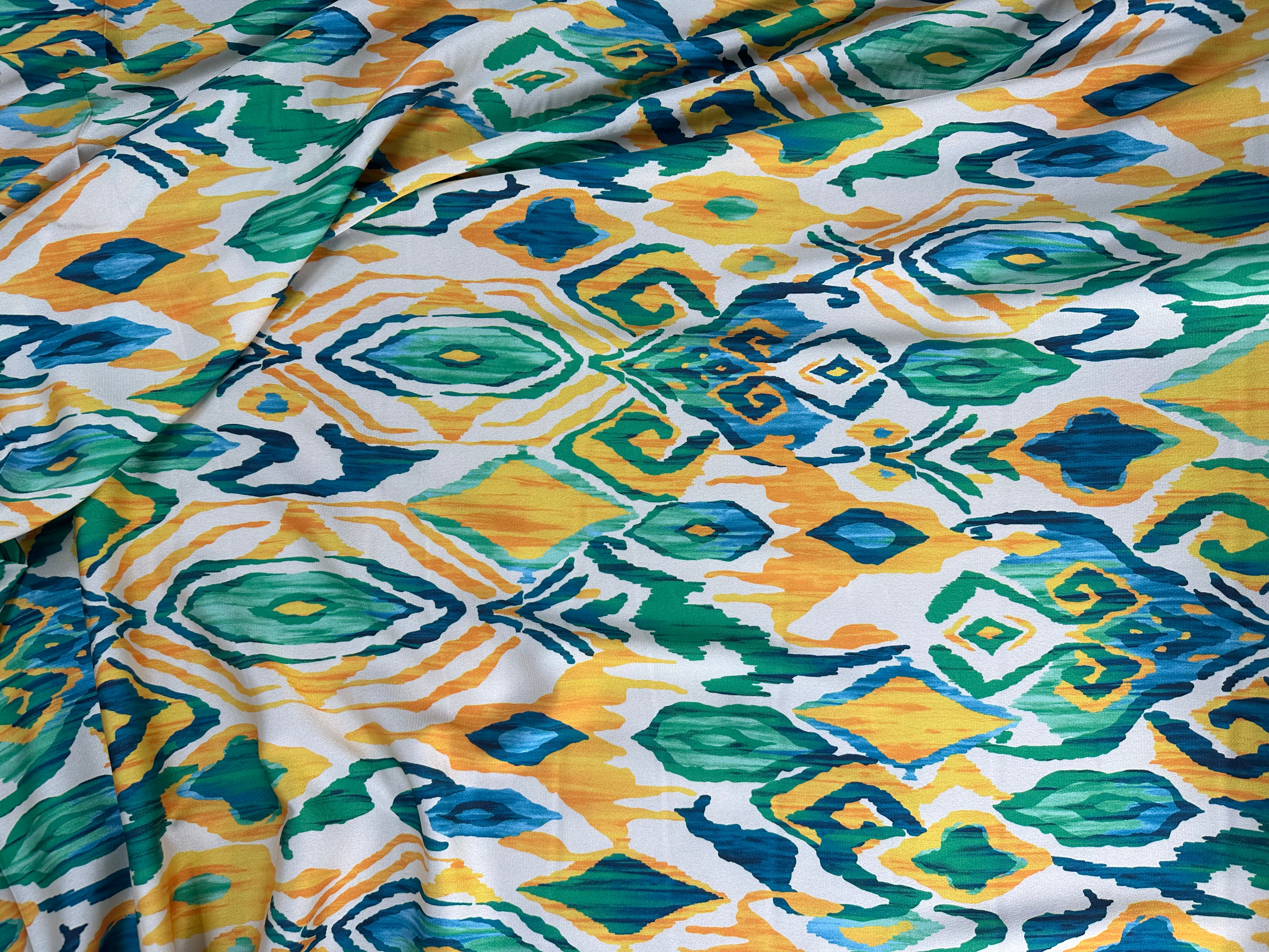 CRÊPE LÉGÈREMENT SATINÉ VERT DE JAUNE - My Little Coupon