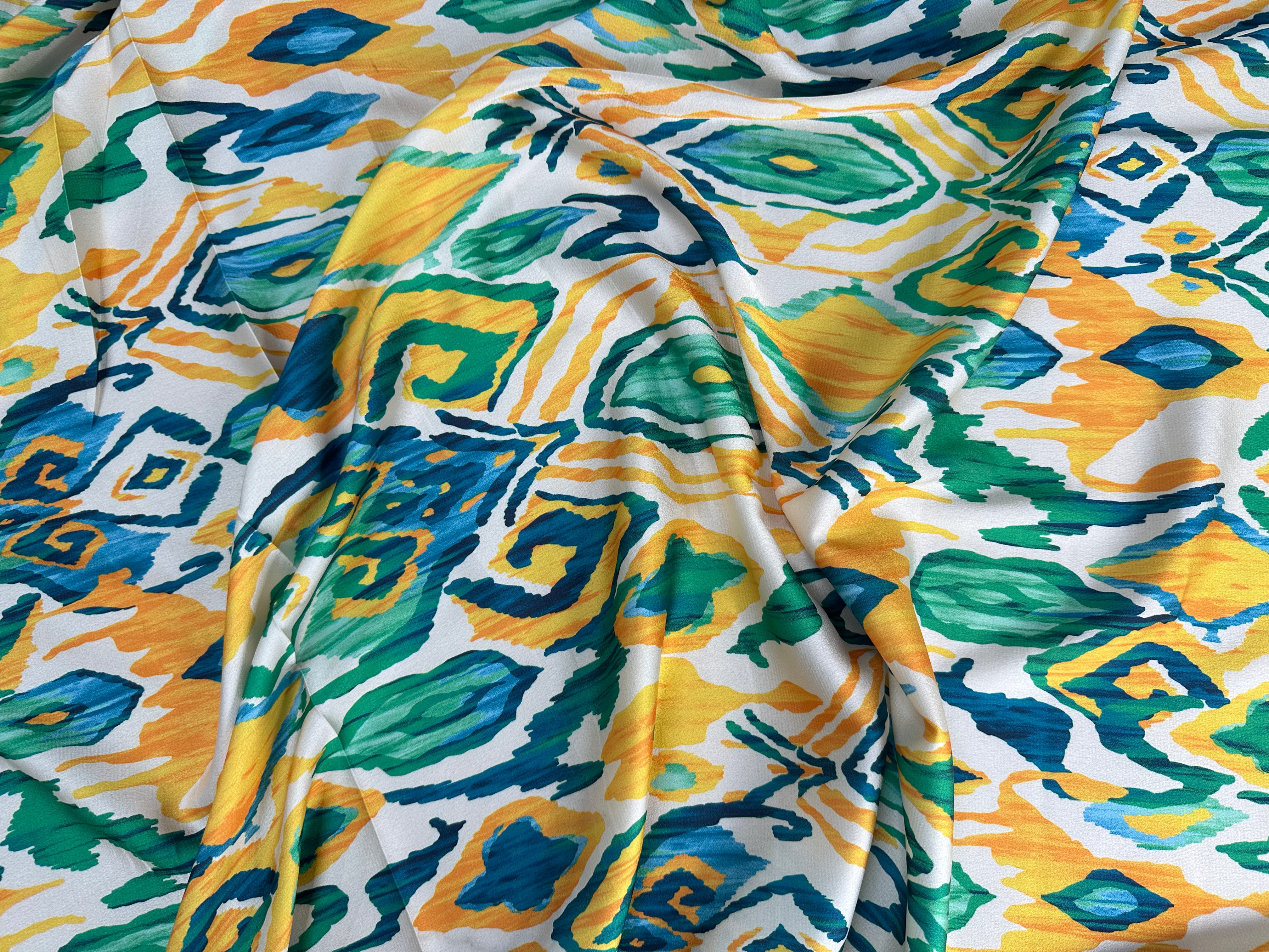 CRÊPE LÉGÈREMENT SATINÉ VERT DE JAUNE - My Little Coupon