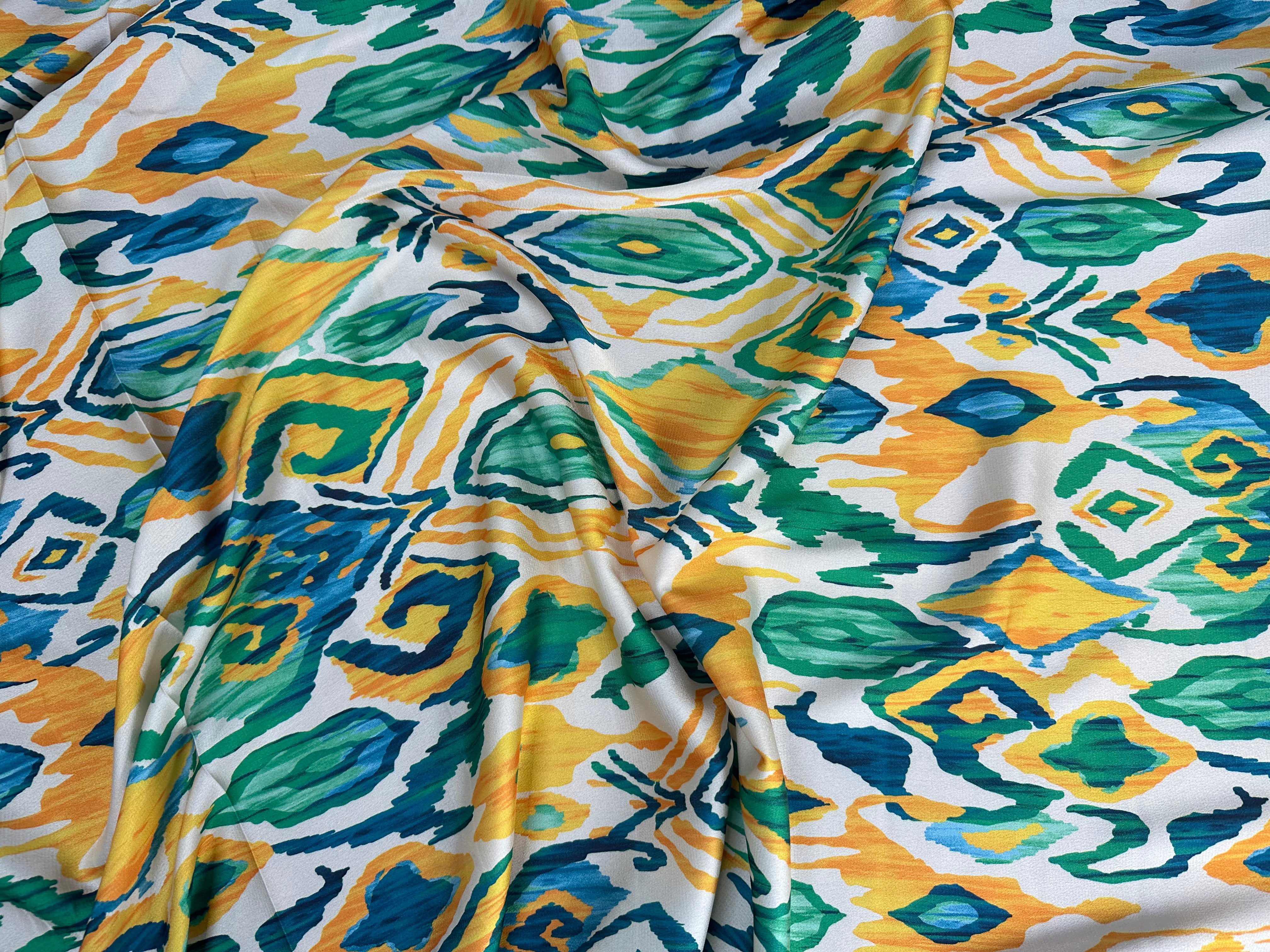 CRÊPE LÉGÈREMENT SATINÉ VERT DE JAUNE - My Little Coupon