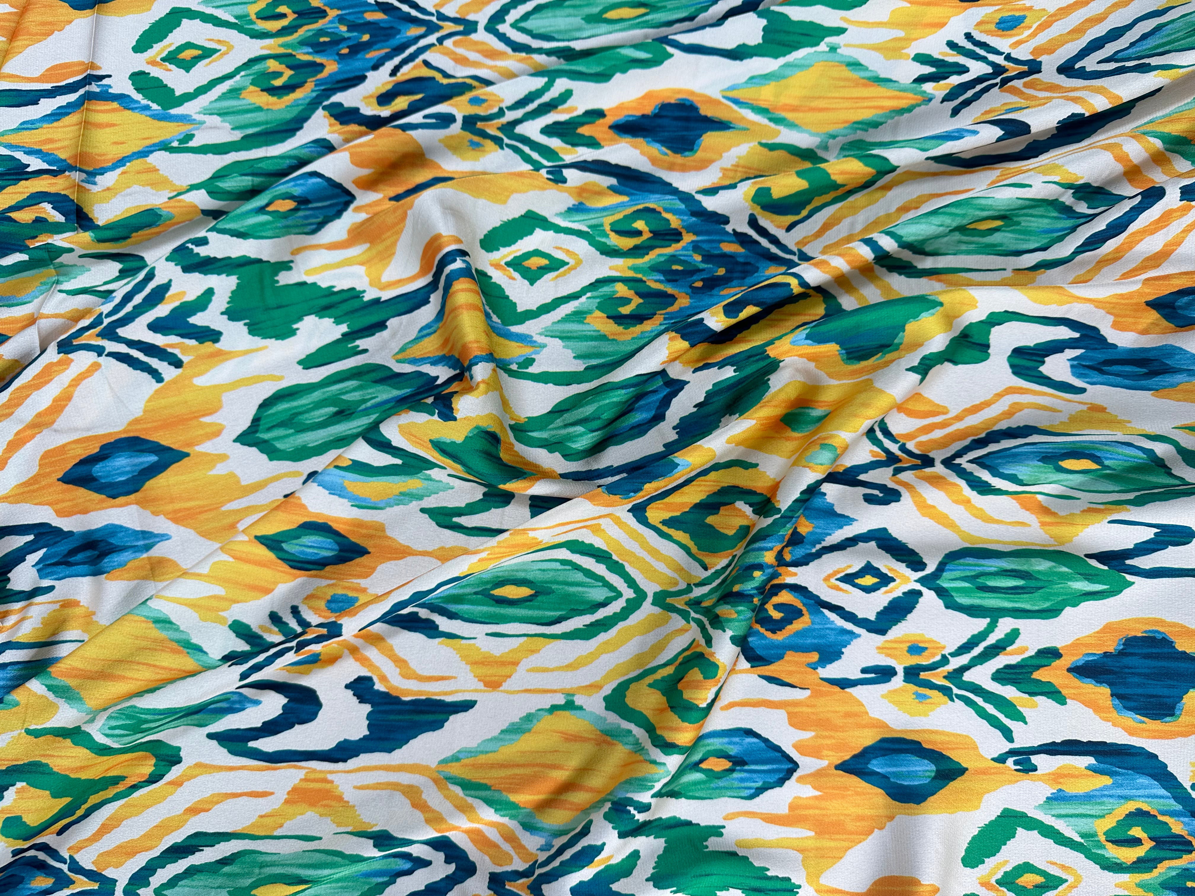 CRÊPE LÉGÈREMENT SATINÉ VERT DE JAUNE - My Little Coupon