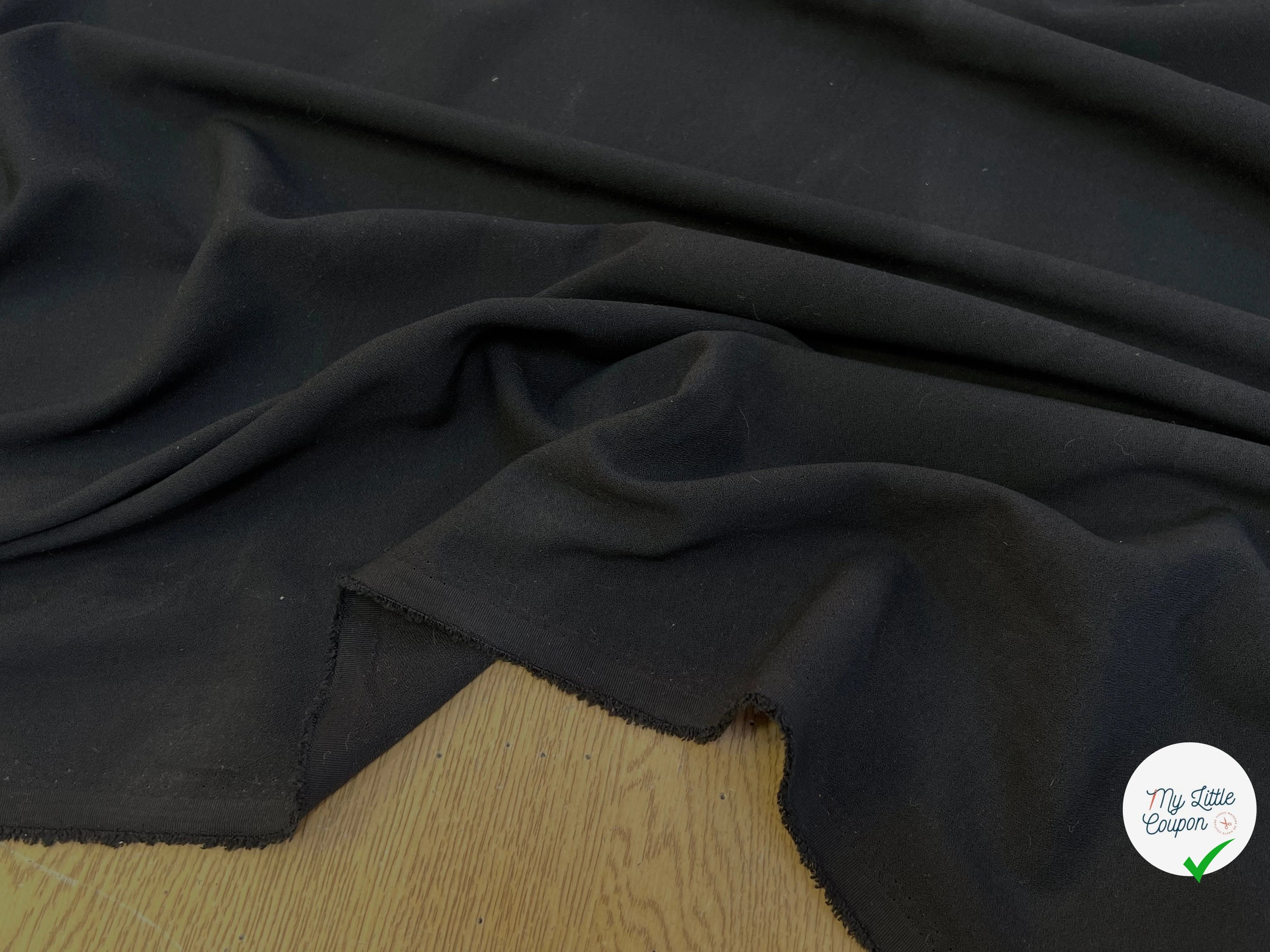 CREPE LOURD ACETATE VISCOSE SEMI-LOURD TOMBÉ FLUIDE NOIR LÉGÈREMENT STRETCH - My Little Coupon