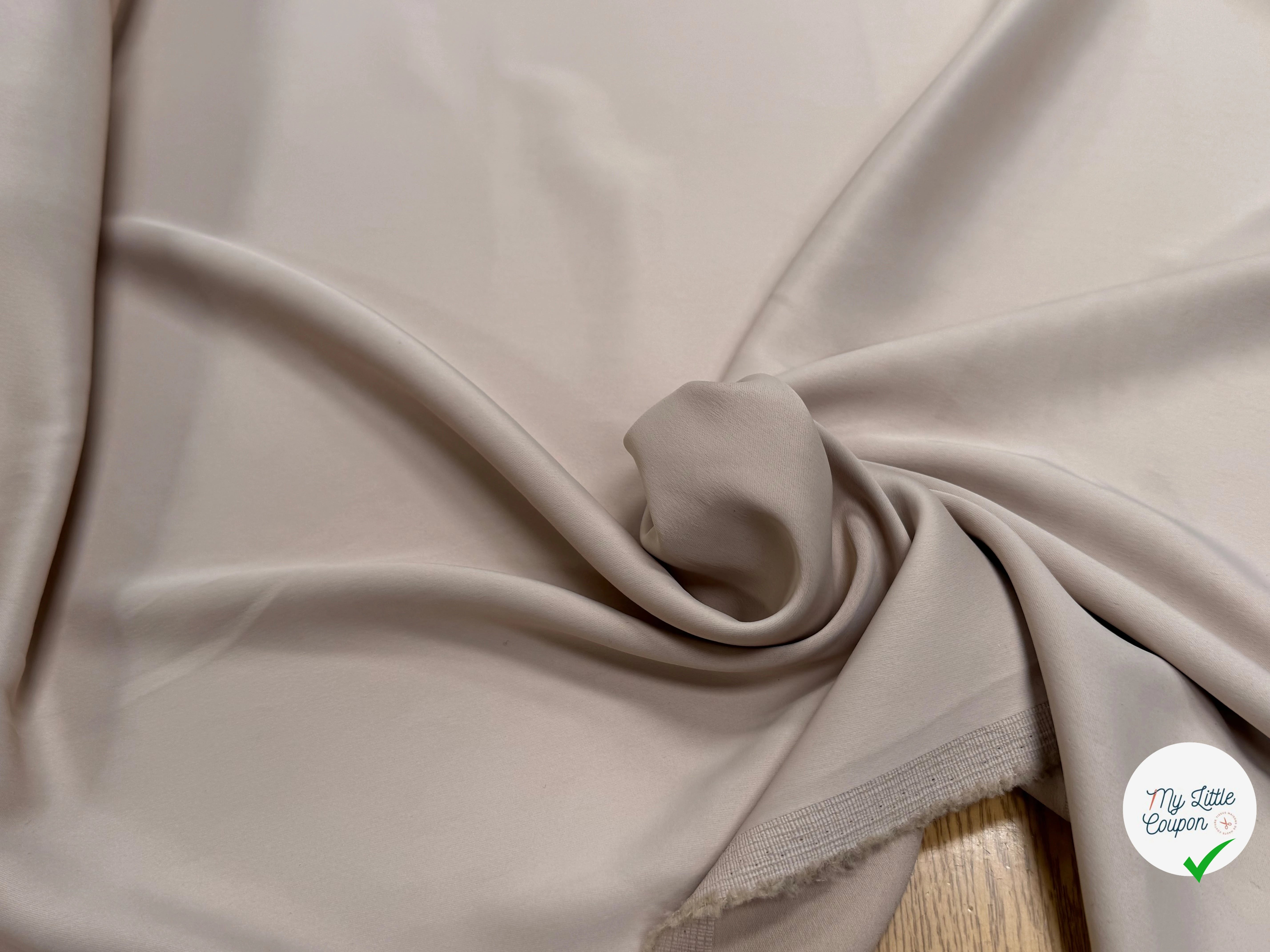 CREPE LOURD ENVERS SATIN ACETATE VISCOSE STRETCH CREME - My Little Coupon