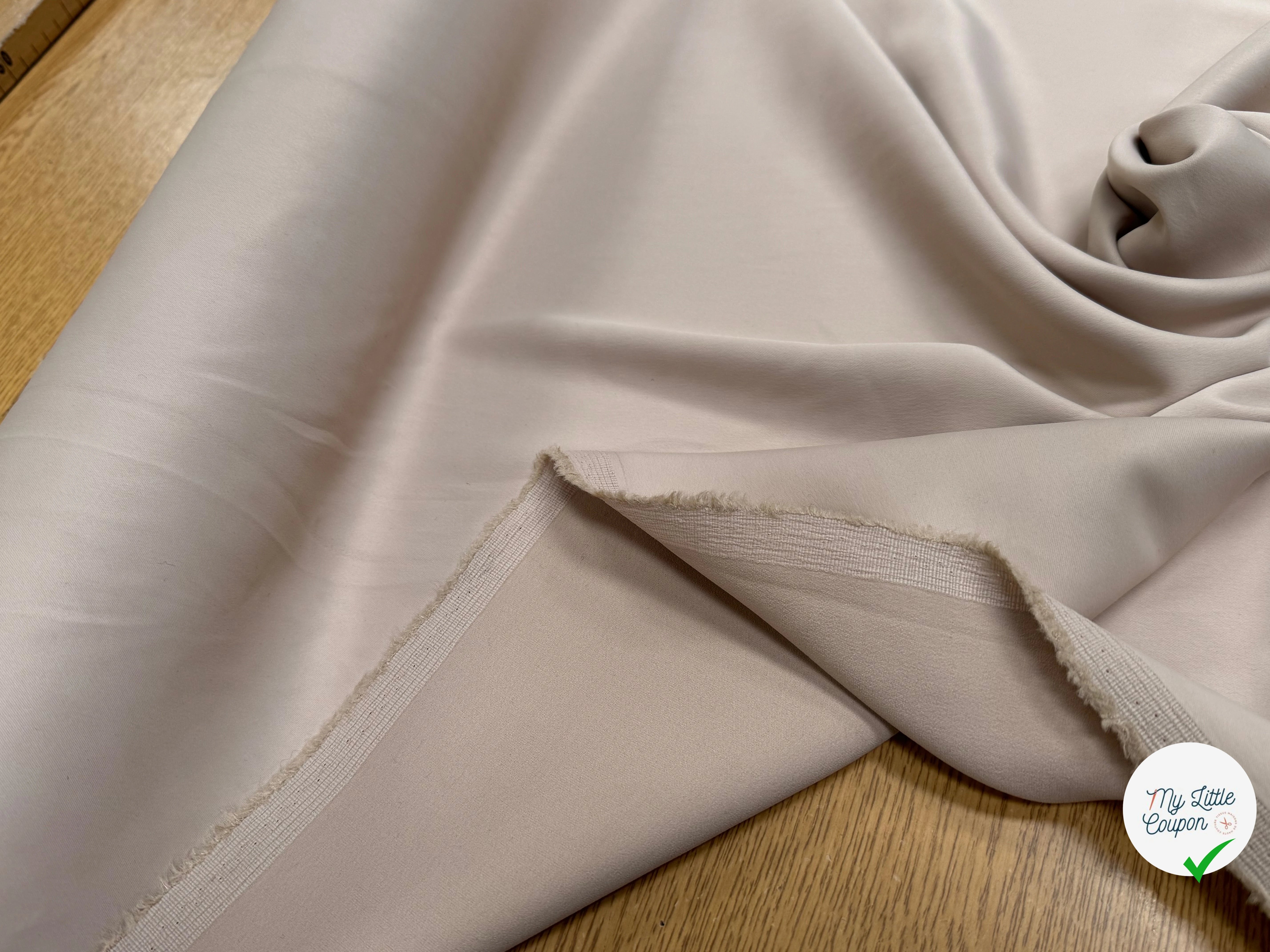 CREPE LOURD ENVERS SATIN ACETATE VISCOSE STRETCH CREME - My Little Coupon