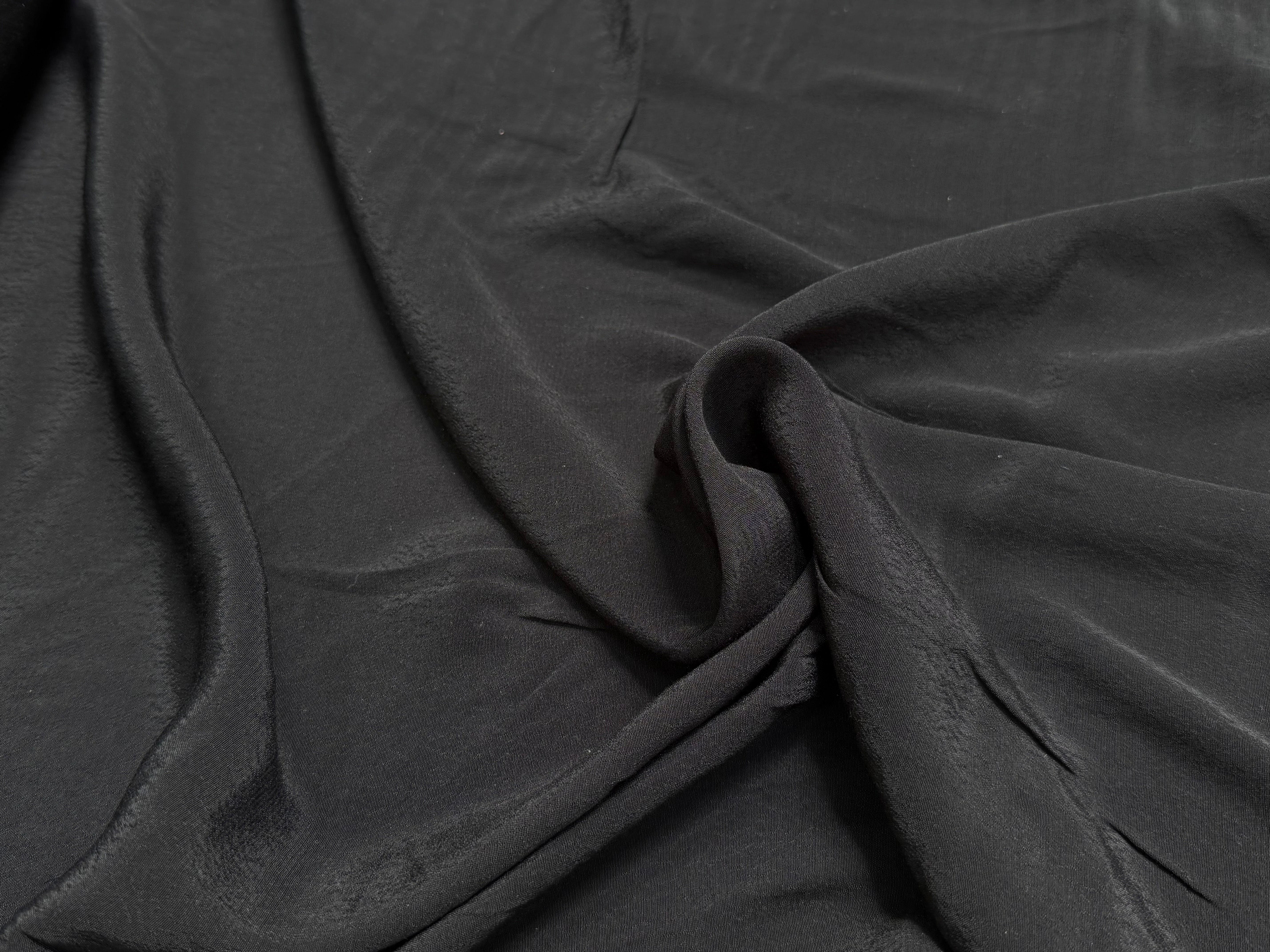 CREPE MAROCAIN 100% VISCOSE FLUIDE NOIR LÉGÈREMENT SATINÉ - My Little Coupon