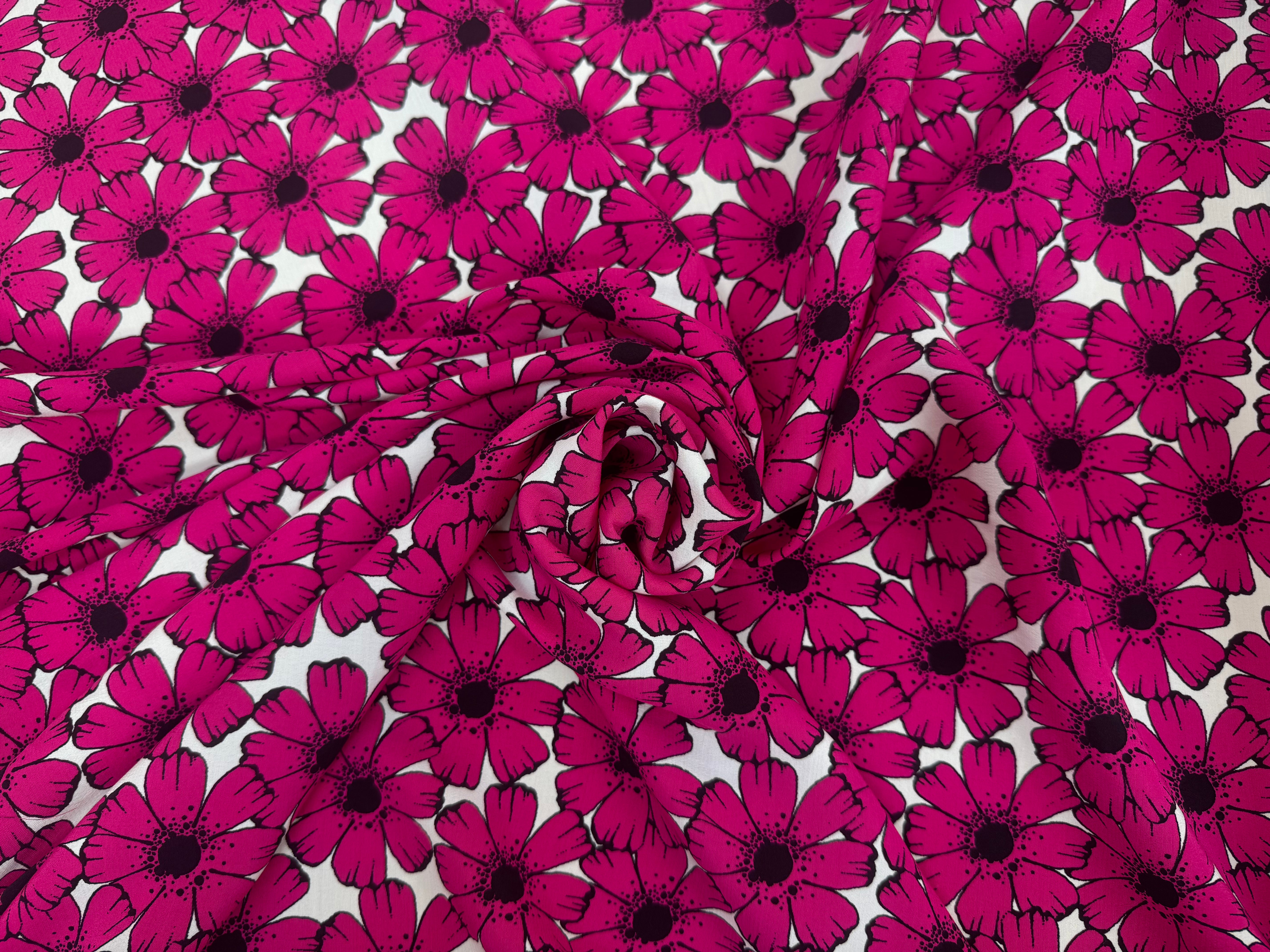 CREPE MAROCAIN VISCOSE FOND BLANC MOTIFS FLEURS DU BONHEUR JAPON ROSE FUSHIA - My Little Coupon