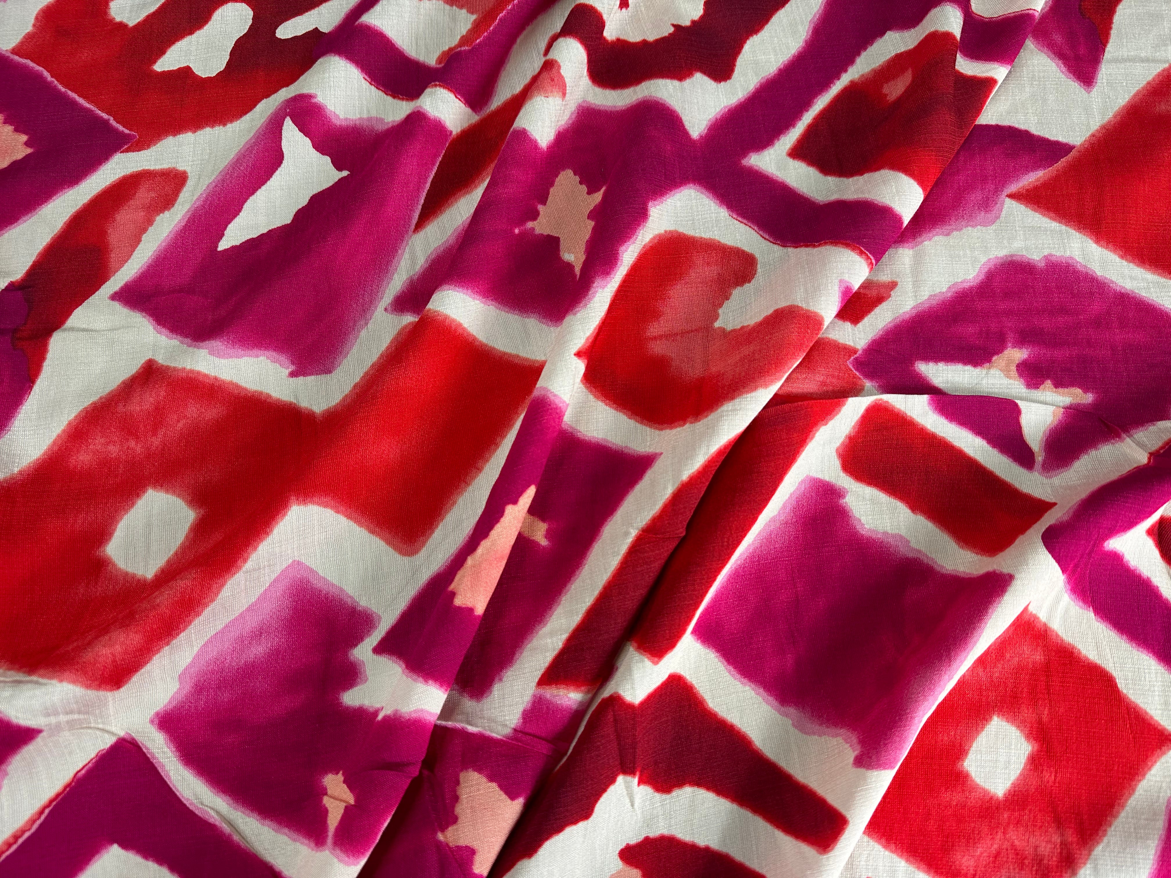 CRÊPE MAROCAIN VISCOSE GÉOMÉTRIE LOVE - My Little Coupon